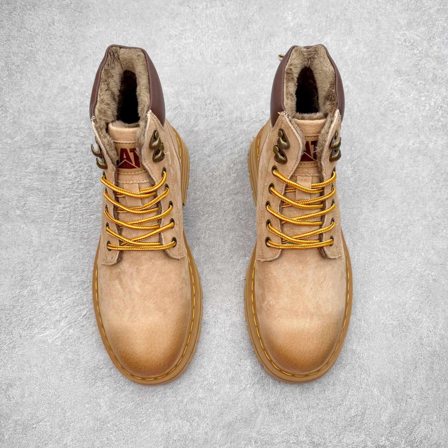 图片[2]-CAT卡特 户外工装轻底休闲马丁靴大黄靴系列 广东大厂品质 全新工艺升级 全鞋真牛皮材料 大底到五金都是代工厂原材料制作 同原版固特异永不开胶工艺 好货不杀猪 首单质量严格把控 全网独家首发 品质毋庸置疑 全套官网统一包装 今年冬季防寒户外专用 日常随意搭配 尺码：39 40 41 42 43 44（皮鞋码）-选品中心