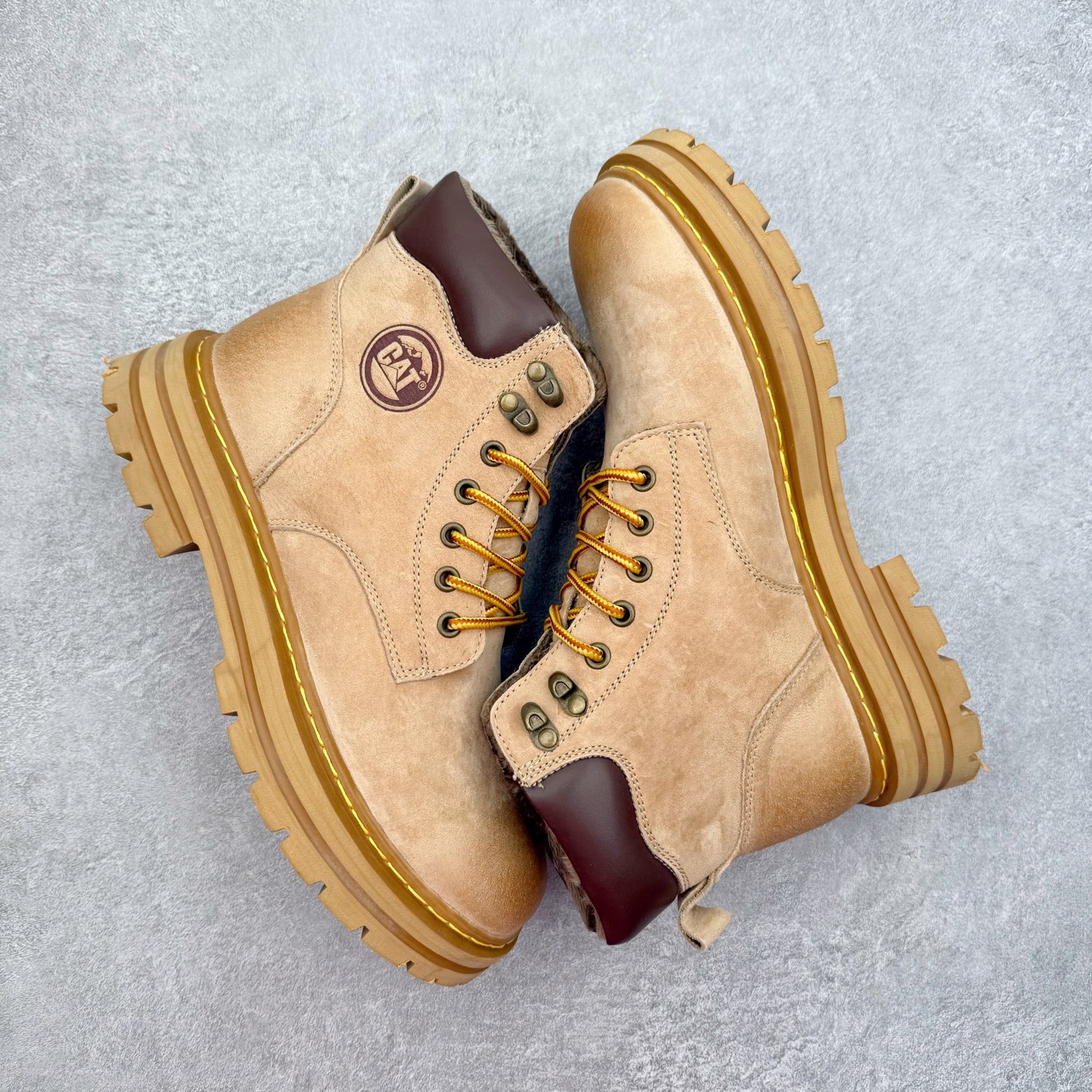 图片[3]-CAT卡特 户外工装轻底休闲马丁靴大黄靴系列 广东大厂品质 全新工艺升级 全鞋真牛皮材料 大底到五金都是代工厂原材料制作 同原版固特异永不开胶工艺 好货不杀猪 首单质量严格把控 全网独家首发 品质毋庸置疑 全套官网统一包装 今年冬季防寒户外专用 日常随意搭配 尺码：39 40 41 42 43 44（皮鞋码）-选品中心