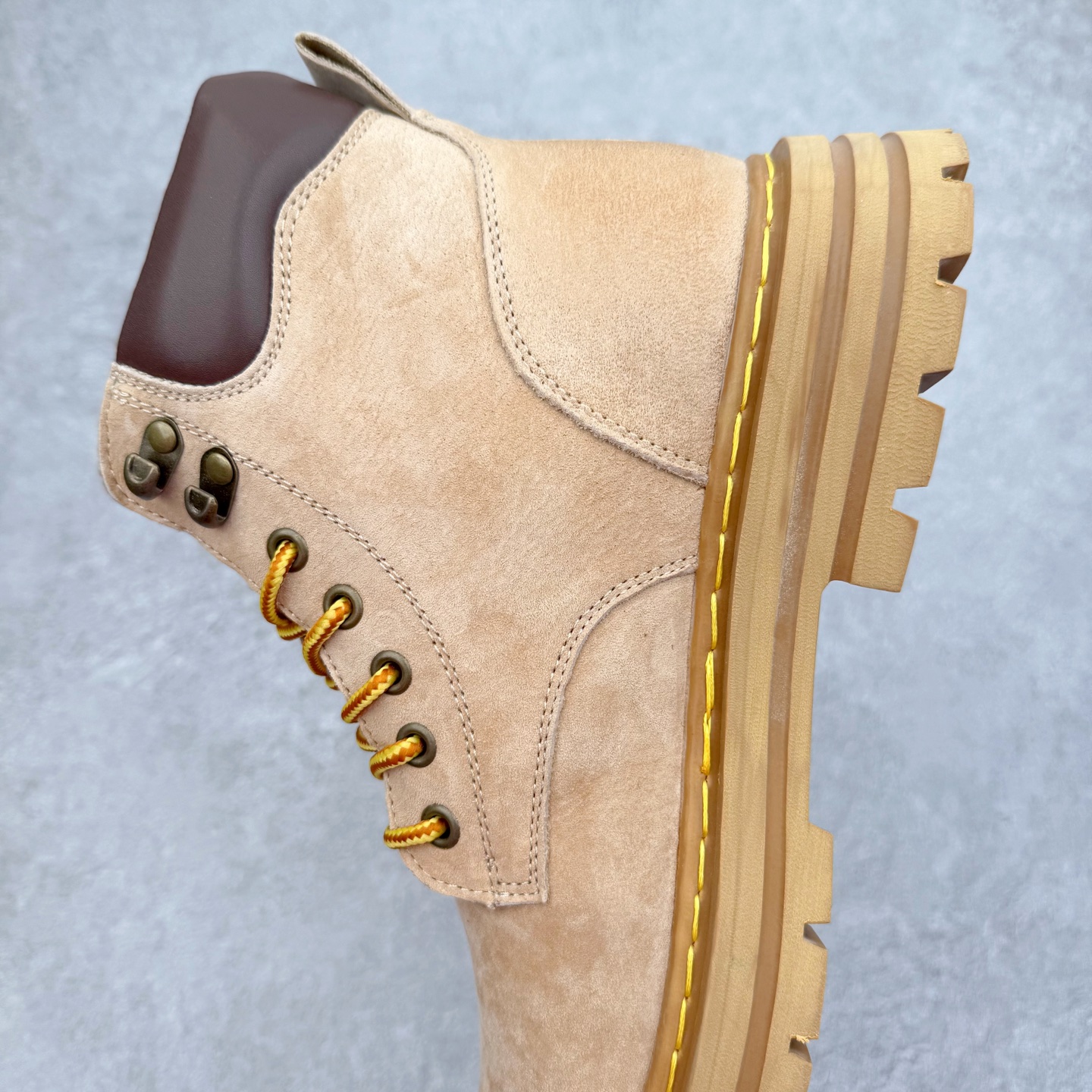 图片[7]-CAT卡特 户外工装轻底休闲马丁靴大黄靴系列 广东大厂品质 全新工艺升级 全鞋真牛皮材料 大底到五金都是代工厂原材料制作 同原版固特异永不开胶工艺 好货不杀猪 首单质量严格把控 全网独家首发 品质毋庸置疑 全套官网统一包装 今年冬季防寒户外专用 日常随意搭配 尺码：39 40 41 42 43 44（皮鞋码）-选品中心