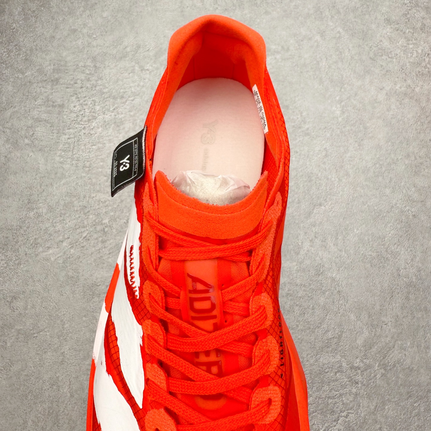 图片[5]-AD Adizero Adios Pro 4 马拉松竞速专业跑鞋 JR6659 CELERMESH针织网面非常轻薄 纤维间的缝隙很大 可以保证跑步时的透气、排汗效果 鞋舌直接与两侧的内衬和鞋底连接在一起 在跑步过程中不会被鞋舌的左右移动所困扰 在标准鞋带孔的基础上再拓宽一组鞋带孔 适合不同脚型的需求 突破性 EnergyRods 技术，有助于跑者实现更好的成绩 中底独特的LIGHTSTRIKE PRO泡棉材质 微弹感觉在跑步过程中给予了良好的支撑体验 对于顶级精英和高水平进阶跑者来说 ADIOS PRO是一双值得信赖的竞速比赛用鞋 尺码：36 36.5 37.5 38 38.5 39 40 40.5 41 42 42.5 43 44 44.5 45-选品中心