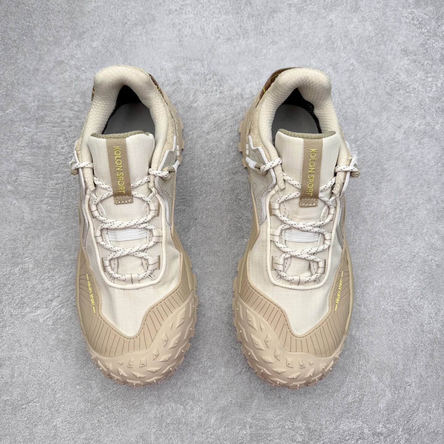 图片[2]-＃纯原 KOLON SPORT LIT CAMP 可隆织物皮革舒适 耐磨防水透气抓地低帮徒步鞋 男女同款 KOLON SPORT 可隆1973年诞生，并首次推出登山装备。自创立起，KOLON SPORT就把绿色定为基本色调，以常青树为品牌标志，坚持以关爱自然为己任，积极探求自然界的舒适，并以此应用于新产品的开发与研究。40多年来，历经不断革新，成就高端专业户外品牌。实拍调校N版已经零色差零失真 百分百还原实物色彩所见即所得 不存在货不对板色差等低级问题 选购参考实物拍摄 不混卖不参货 只用心做好货严格选品 承诺混一赔十 尺码：36.5 37 38 38.5 39 40 40.5 41 42 42.5 43 44 44.5 45 46-选品中心