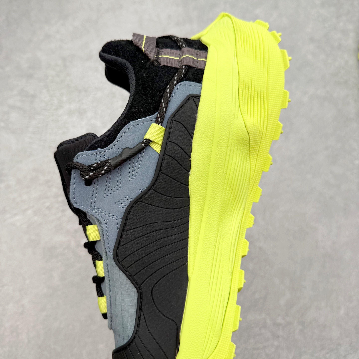 图片[7]-＃纯原 KOLON SPORT LIT CAMP 可隆织物皮革舒适 耐磨防水透气抓地低帮徒步鞋 男女同款 KOLON SPORT 可隆1973年诞生，并首次推出登山装备。自创立起，KOLON SPORT就把绿色定为基本色调，以常青树为品牌标志，坚持以关爱自然为己任，积极探求自然界的舒适，并以此应用于新产品的开发与研究。40多年来，历经不断革新，成就高端专业户外品牌。实拍调校N版已经零色差零失真 百分百还原实物色彩所见即所得 不存在货不对板色差等低级问题 选购参考实物拍摄 不混卖不参货 只用心做好货严格选品 承诺混一赔十 尺码：36.5 37 38 38.5 39 40 40.5 41 42 42.5 43 44 44.5 45 46-选品中心