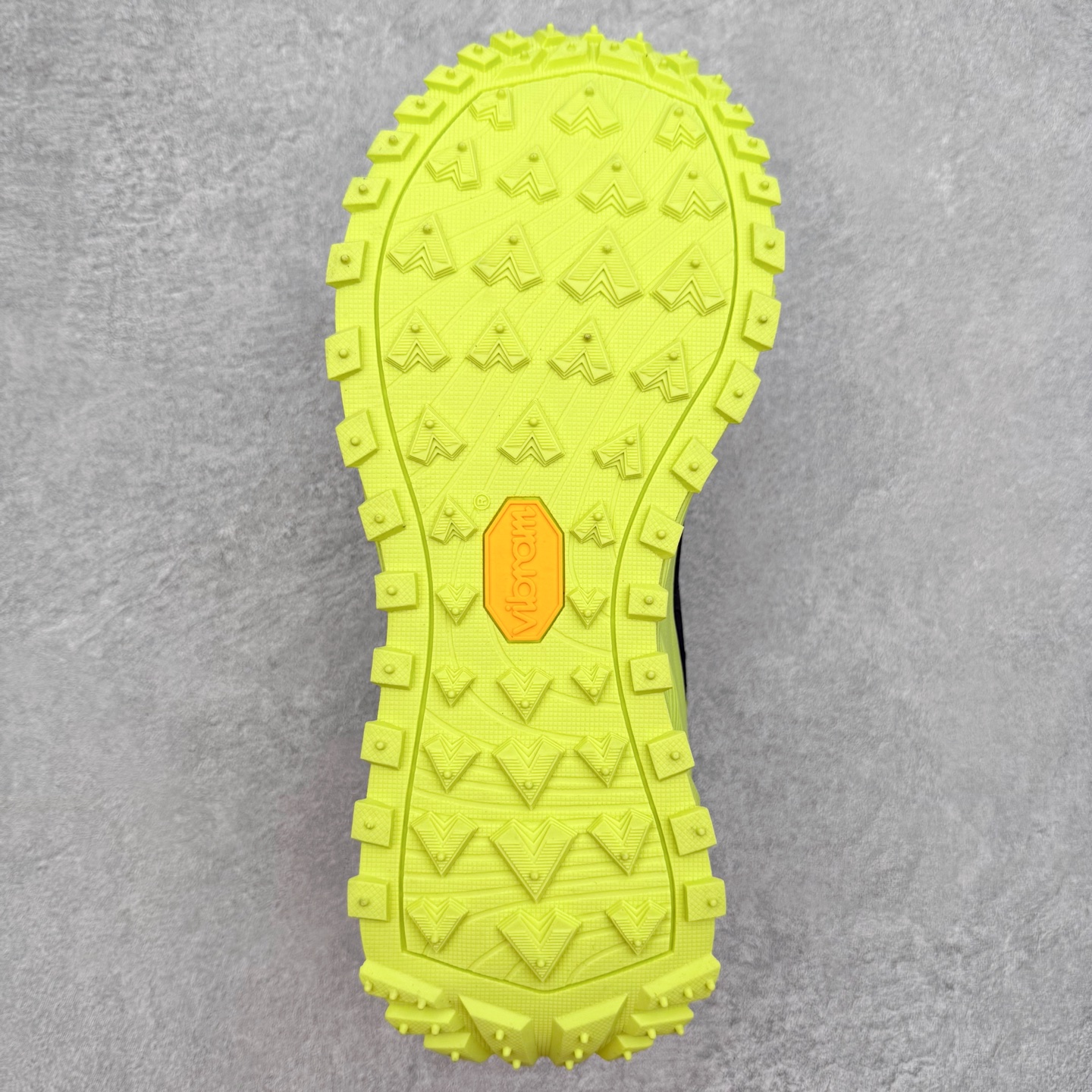 图片[9]-＃纯原 KOLON SPORT LIT CAMP 可隆织物皮革舒适 耐磨防水透气抓地低帮徒步鞋 男女同款 KOLON SPORT 可隆1973年诞生，并首次推出登山装备。自创立起，KOLON SPORT就把绿色定为基本色调，以常青树为品牌标志，坚持以关爱自然为己任，积极探求自然界的舒适，并以此应用于新产品的开发与研究。40多年来，历经不断革新，成就高端专业户外品牌。实拍调校N版已经零色差零失真 百分百还原实物色彩所见即所得 不存在货不对板色差等低级问题 选购参考实物拍摄 不混卖不参货 只用心做好货严格选品 承诺混一赔十 尺码：36.5 37 38 38.5 39 40 40.5 41 42 42.5 43 44 44.5 45 46-选品中心