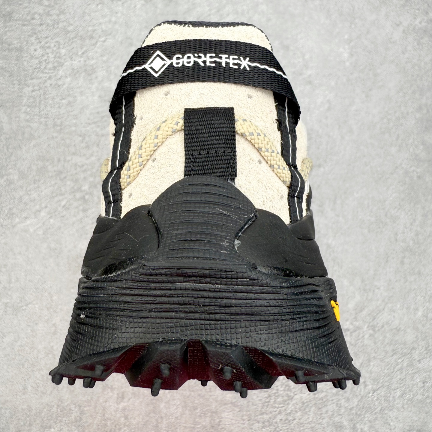 图片[8]-＃纯原 KOLON SPORT LIT CAMP 可隆织物皮革舒适 耐磨防水透气抓地低帮徒步鞋 男女同款 KOLON SPORT 可隆1973年诞生，并首次推出登山装备。自创立起，KOLON SPORT就把绿色定为基本色调，以常青树为品牌标志，坚持以关爱自然为己任，积极探求自然界的舒适，并以此应用于新产品的开发与研究。40多年来，历经不断革新，成就高端专业户外品牌。实拍调校N版已经零色差零失真 百分百还原实物色彩所见即所得 不存在货不对板色差等低级问题 选购参考实物拍摄 不混卖不参货 只用心做好货严格选品 承诺混一赔十 尺码：36.5 37 38 38.5 39 40 40.5 41 42 42.5 43 44 44.5 45 46-选品中心