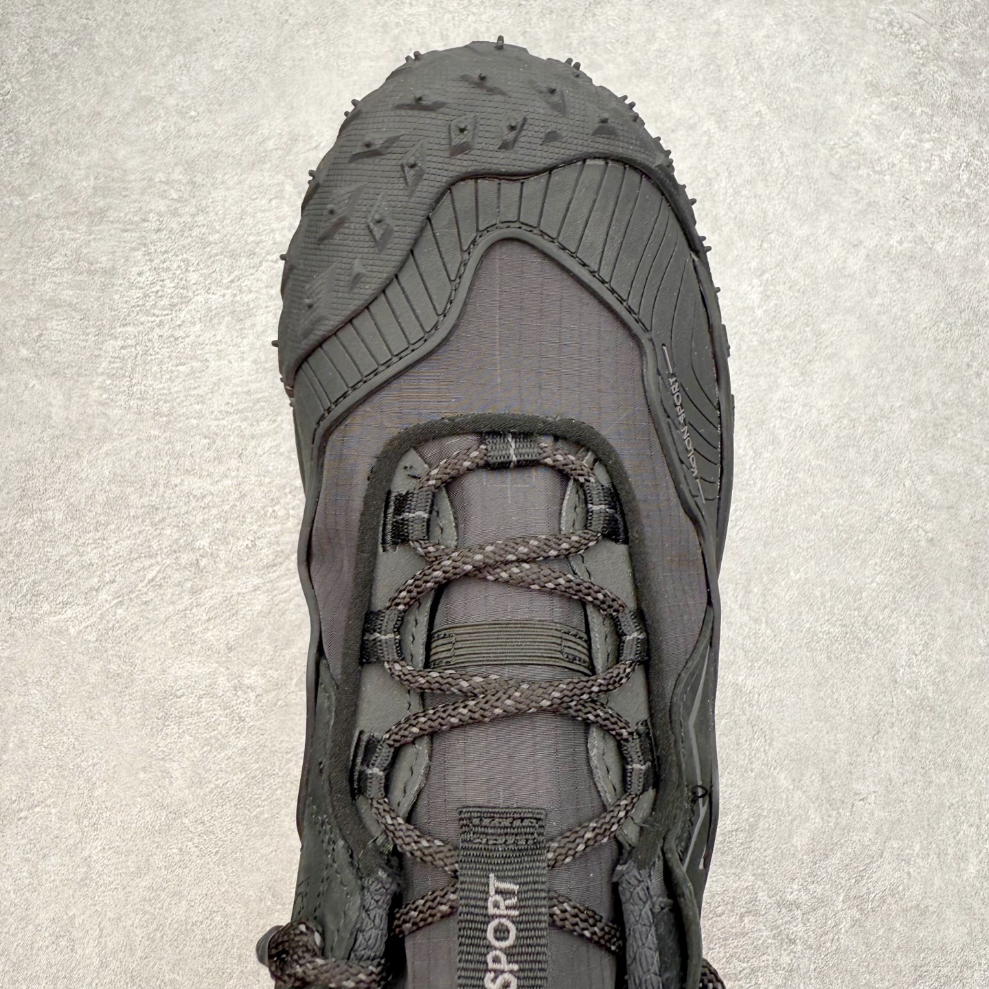 图片[4]-＃纯原 KOLON SPORT LIT CAMP 可隆织物皮革舒适 耐磨防水透气抓地低帮徒步鞋 男女同款 KOLON SPORT 可隆1973年诞生，并首次推出登山装备。自创立起，KOLON SPORT就把绿色定为基本色调，以常青树为品牌标志，坚持以关爱自然为己任，积极探求自然界的舒适，并以此应用于新产品的开发与研究。40多年来，历经不断革新，成就高端专业户外品牌。实拍调校N版已经零色差零失真 百分百还原实物色彩所见即所得 不存在货不对板色差等低级问题 选购参考实物拍摄 不混卖不参货 只用心做好货严格选品 承诺混一赔十 尺码：36.5 37 38 38.5 39 40 40.5 41 42 42.5 43 44 44.5 45 46-选品中心