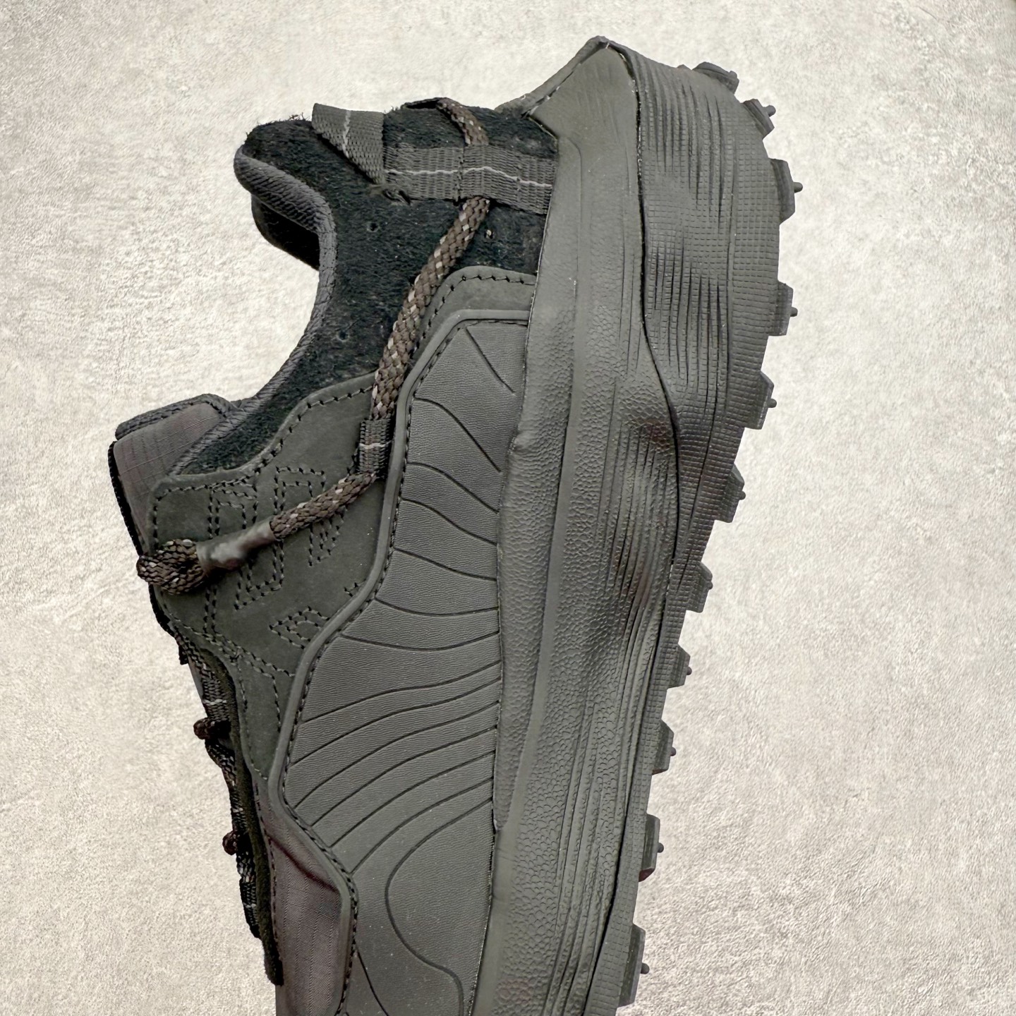 图片[7]-＃纯原 KOLON SPORT LIT CAMP 可隆织物皮革舒适 耐磨防水透气抓地低帮徒步鞋 男女同款 KOLON SPORT 可隆1973年诞生，并首次推出登山装备。自创立起，KOLON SPORT就把绿色定为基本色调，以常青树为品牌标志，坚持以关爱自然为己任，积极探求自然界的舒适，并以此应用于新产品的开发与研究。40多年来，历经不断革新，成就高端专业户外品牌。实拍调校N版已经零色差零失真 百分百还原实物色彩所见即所得 不存在货不对板色差等低级问题 选购参考实物拍摄 不混卖不参货 只用心做好货严格选品 承诺混一赔十 尺码：36.5 37 38 38.5 39 40 40.5 41 42 42.5 43 44 44.5 45 46-选品中心