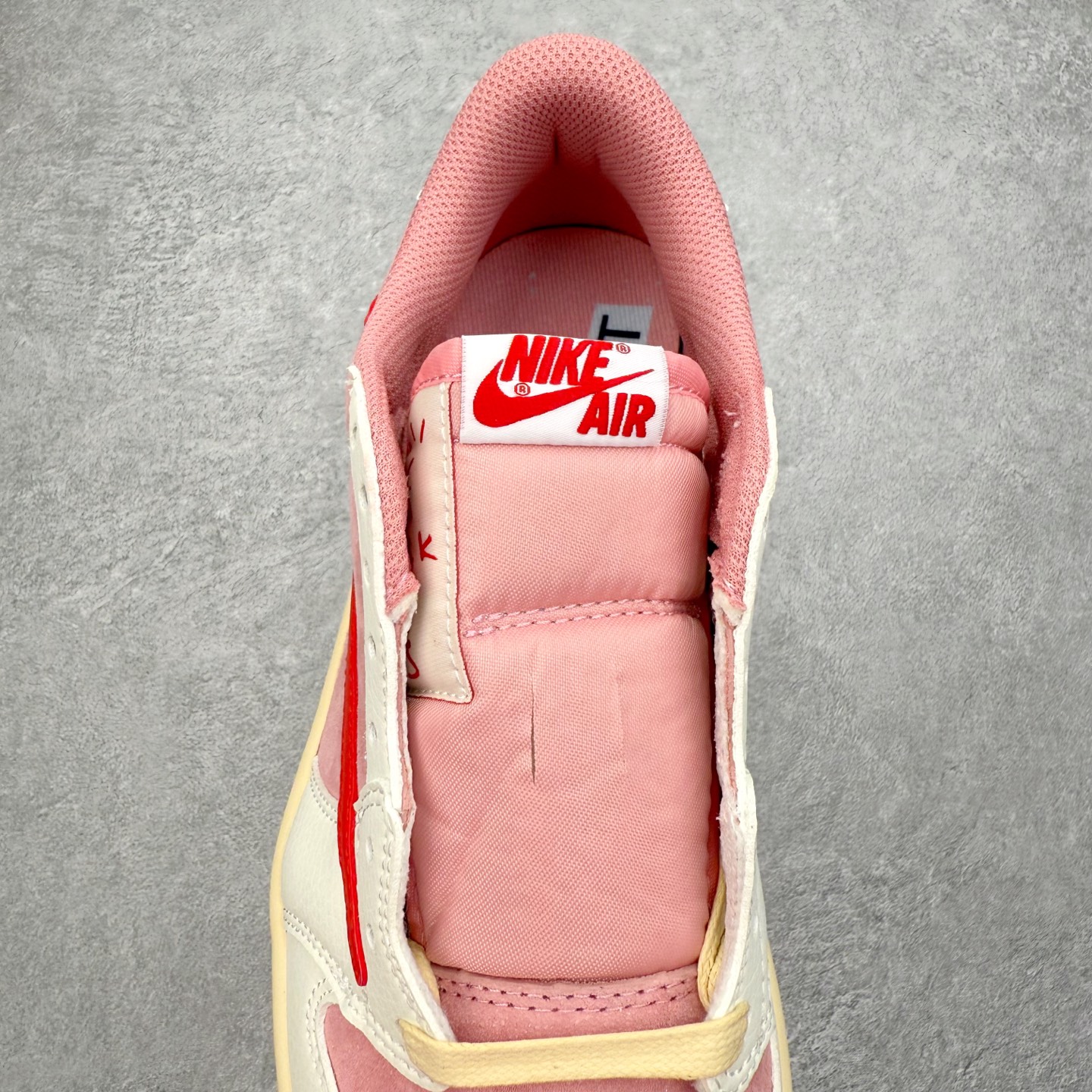 图片[5]-＃TG特价福利 TS x Air Jordan AJ1 Low 倒钩低帮联名配色 性价比批次 原盒原配 大厂出品 原厂楦头纸板数据开发 鞋型公整不松垮 采购头层皮料冲裁 高整洁度 上脚原汁原味的公司货既视感 原底独立模具 中底四线拉帮完美走线 原模大底咬花 实拍调校N版已经零色差零失真 百分百还原实物色彩所见即所得 不存在货不对板色差等低级问题 选购参考实物拍摄 不混卖不参货 只用心做好货严格选品 承诺混一赔十 尺码：36 36.5 37.5 38 38.5 39 40 40.5 41 42 42.5 43 44 44.5 45 46 47.5-选品中心