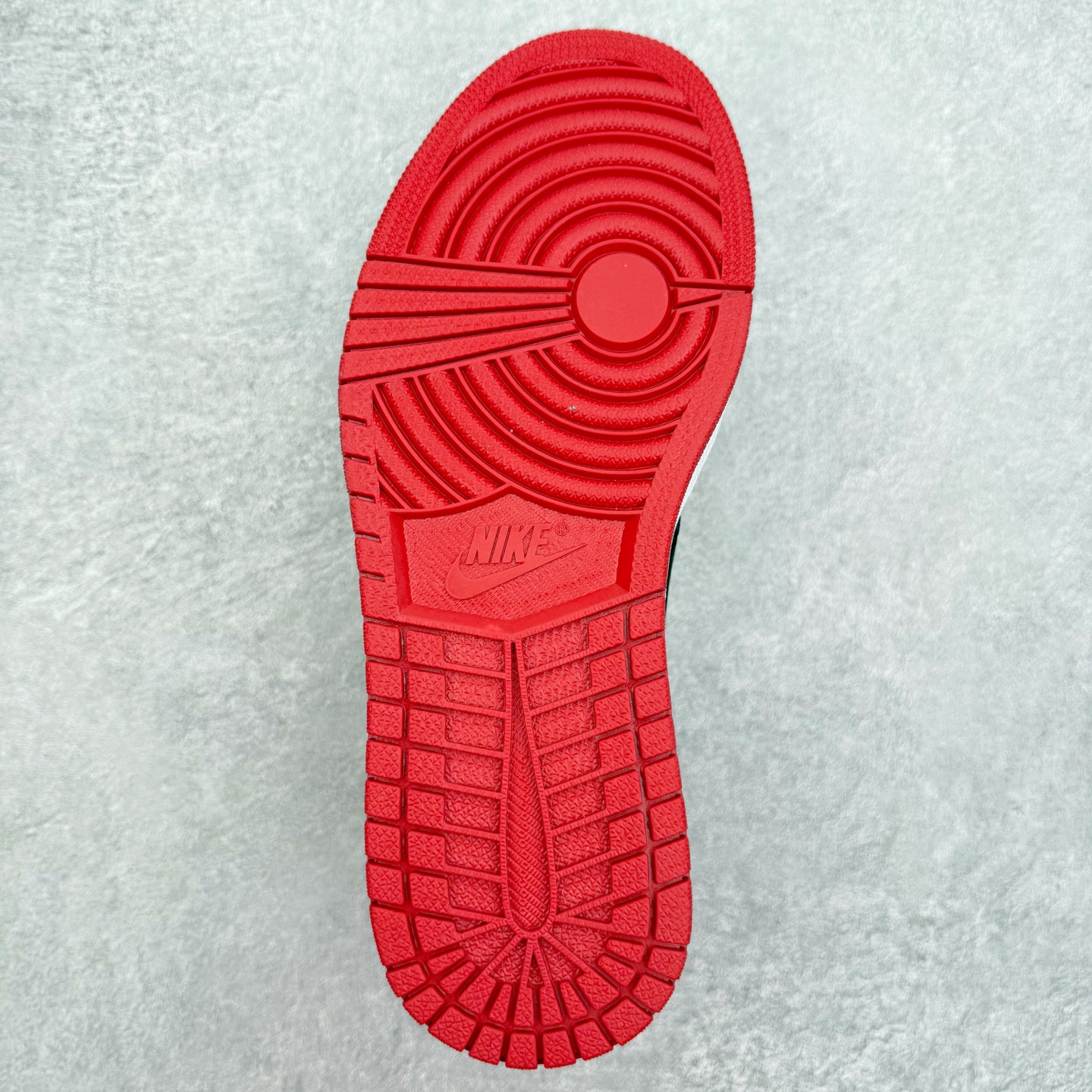 图片[9]-＃TG特价福利 TS x Air Jordan AJ1 Low 倒钩低帮联名配色 性价比批次 原盒原配 大厂出品 原厂楦头纸板数据开发 鞋型公整不松垮 采购头层皮料冲裁 高整洁度 上脚原汁原味的公司货既视感 原底独立模具 中底四线拉帮完美走线 原模大底咬花 实拍调校N版已经零色差零失真 百分百还原实物色彩所见即所得 不存在货不对板色差等低级问题 选购参考实物拍摄 不混卖不参货 只用心做好货严格选品 承诺混一赔十 尺码：36 36.5 37.5 38 38.5 39 40 40.5 41 42 42.5 43 44 44.5 45 46 47.5-选品中心