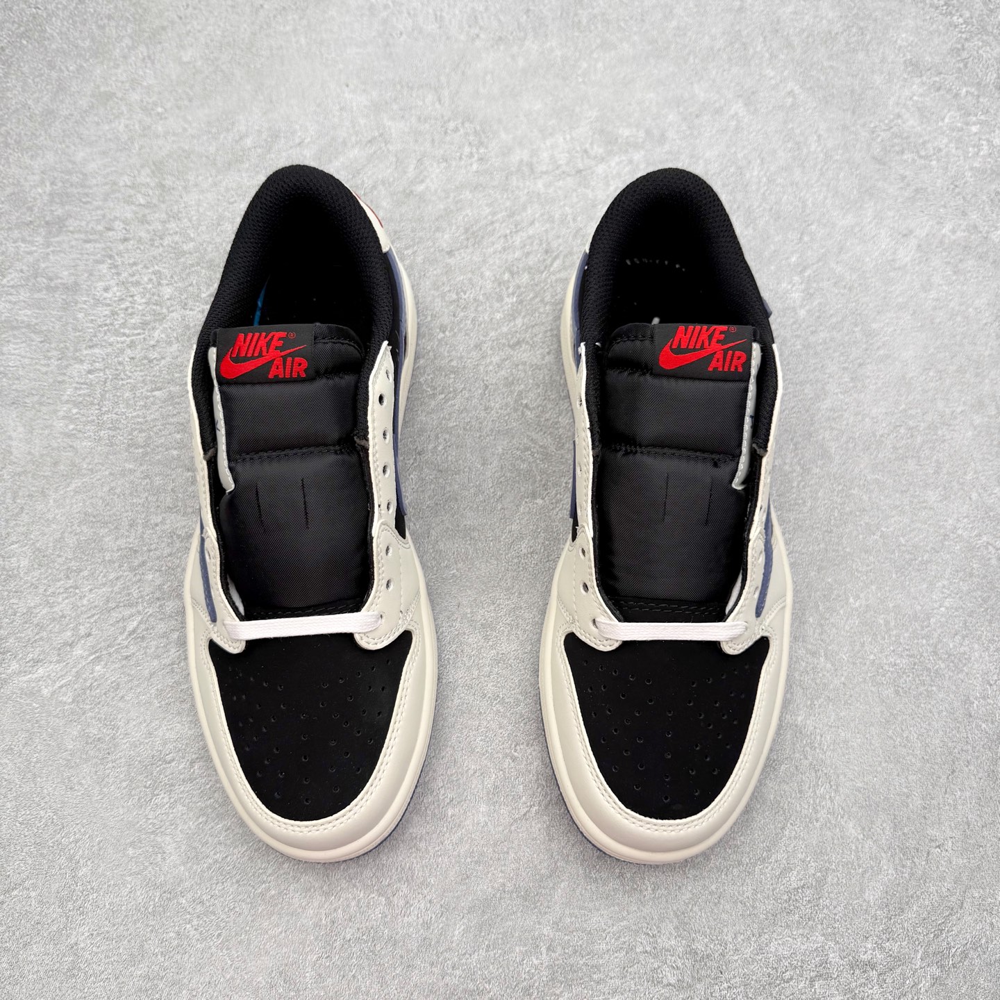 图片[2]-＃TG特价福利 TS x Air Jordan AJ1 Low 倒钩低帮联名配色 性价比批次 原盒原配 大厂出品 原厂楦头纸板数据开发 鞋型公整不松垮 采购头层皮料冲裁 高整洁度 上脚原汁原味的公司货既视感 原底独立模具 中底四线拉帮完美走线 原模大底咬花 实拍调校N版已经零色差零失真 百分百还原实物色彩所见即所得 不存在货不对板色差等低级问题 选购参考实物拍摄 不混卖不参货 只用心做好货严格选品 承诺混一赔十 尺码：36 36.5 37.5 38 38.5 39 40 40.5 41 42 42.5 43 44 44.5 45 46 47.5-选品中心