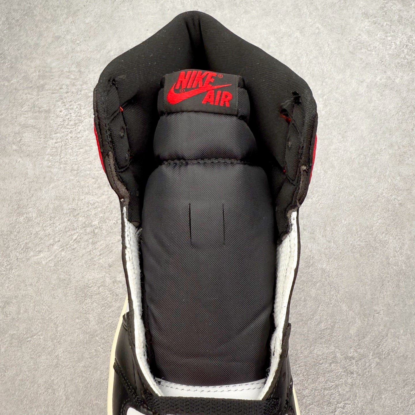 图片[5]-＃TG特价福利 Air Jordan AJ1 High 高帮全系列 性价比批次 原盒原配 大厂出品 原厂楦头纸板数据开发 鞋型公整不松垮 采购头层皮料冲裁 高整洁度 上脚原汁原味的公司货既视感 原底独立模具 中底四线拉帮完美走线 原模大底咬花 实拍调校N版已经零色差零失真 百分百还原实物色彩所见即所得 不存在货不对板色差等低级问题 选购参考实物拍摄 不混卖不参货 只用心做好货严格选品 承诺混一赔十 尺码：36 36.5 37.5 38 38.5 39 40 40.5 41 42 42.5 43 44 44.5 45 46 47.5-选品中心