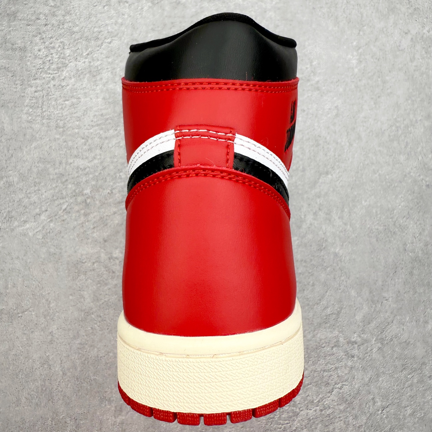 图片[8]-＃TG特价福利 Air Jordan AJ1 High 高帮全系列 性价比批次 原盒原配 大厂出品 原厂楦头纸板数据开发 鞋型公整不松垮 采购头层皮料冲裁 高整洁度 上脚原汁原味的公司货既视感 原底独立模具 中底四线拉帮完美走线 原模大底咬花 实拍调校N版已经零色差零失真 百分百还原实物色彩所见即所得 不存在货不对板色差等低级问题 选购参考实物拍摄 不混卖不参货 只用心做好货严格选品 承诺混一赔十 尺码：36 36.5 37.5 38 38.5 39 40 40.5 41 42 42.5 43 44 44.5 45 46 47.5-选品中心