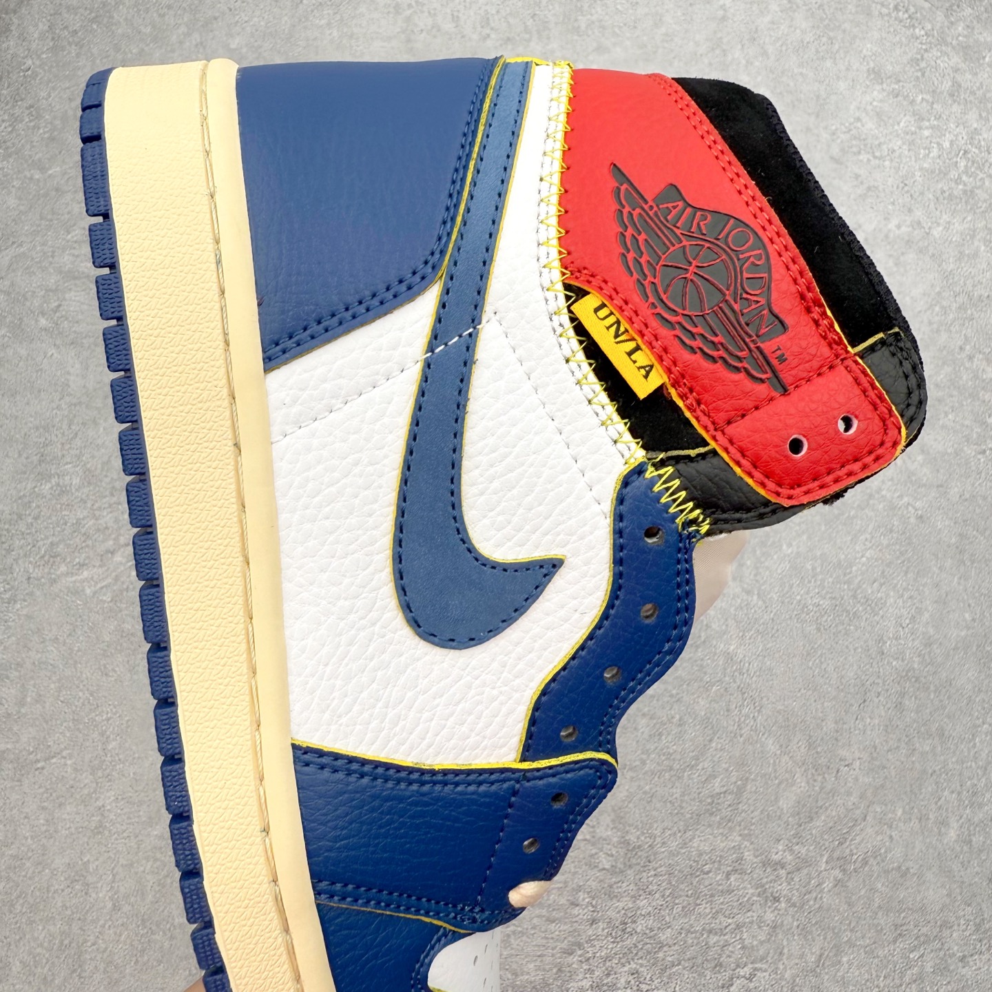 图片[6]-＃TG特价福利 Air Jordan AJ1 High 高帮全系列 性价比批次 原盒原配 大厂出品 原厂楦头纸板数据开发 鞋型公整不松垮 采购头层皮料冲裁 高整洁度 上脚原汁原味的公司货既视感 原底独立模具 中底四线拉帮完美走线 原模大底咬花 实拍调校N版已经零色差零失真 百分百还原实物色彩所见即所得 不存在货不对板色差等低级问题 选购参考实物拍摄 不混卖不参货 只用心做好货严格选品 承诺混一赔十 尺码：36 36.5 37.5 38 38.5 39 40 40.5 41 42 42.5 43 44 44.5 45 46 47.5-选品中心