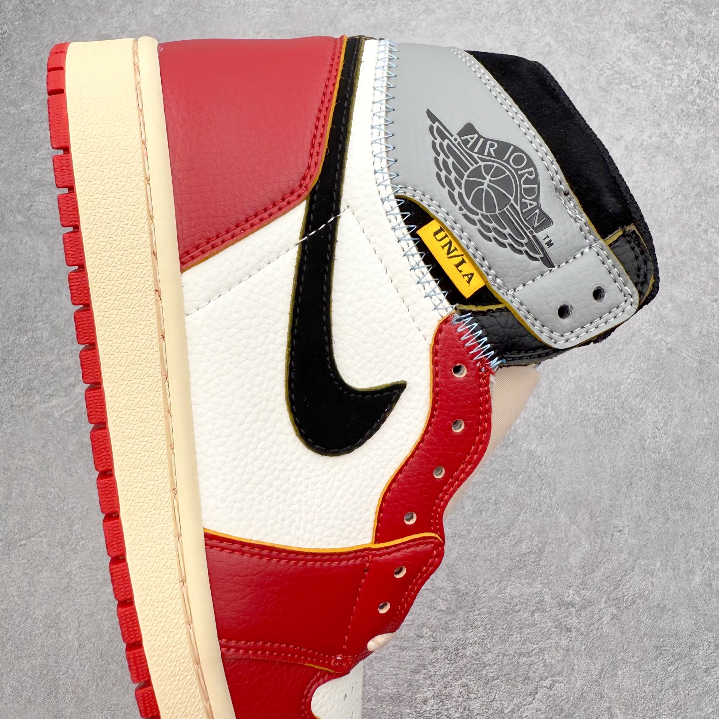 图片[6]-＃TG特价福利 Air Jordan AJ1 High 高帮全系列 性价比批次 原盒原配 大厂出品 原厂楦头纸板数据开发 鞋型公整不松垮 采购头层皮料冲裁 高整洁度 上脚原汁原味的公司货既视感 原底独立模具 中底四线拉帮完美走线 原模大底咬花 实拍调校N版已经零色差零失真 百分百还原实物色彩所见即所得 不存在货不对板色差等低级问题 选购参考实物拍摄 不混卖不参货 只用心做好货严格选品 承诺混一赔十 尺码：36 36.5 37.5 38 38.5 39 40 40.5 41 42 42.5 43 44 44.5 45 46 47.5-选品中心
