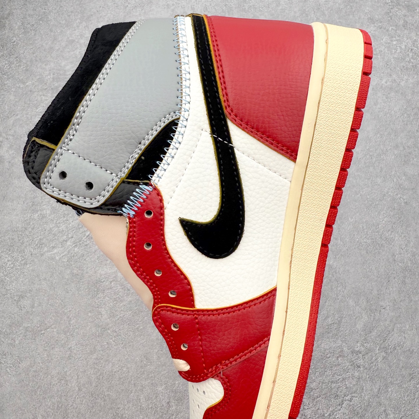 图片[7]-＃TG特价福利 Air Jordan AJ1 High 高帮全系列 性价比批次 原盒原配 大厂出品 原厂楦头纸板数据开发 鞋型公整不松垮 采购头层皮料冲裁 高整洁度 上脚原汁原味的公司货既视感 原底独立模具 中底四线拉帮完美走线 原模大底咬花 实拍调校N版已经零色差零失真 百分百还原实物色彩所见即所得 不存在货不对板色差等低级问题 选购参考实物拍摄 不混卖不参货 只用心做好货严格选品 承诺混一赔十 尺码：36 36.5 37.5 38 38.5 39 40 40.5 41 42 42.5 43 44 44.5 45 46 47.5-选品中心