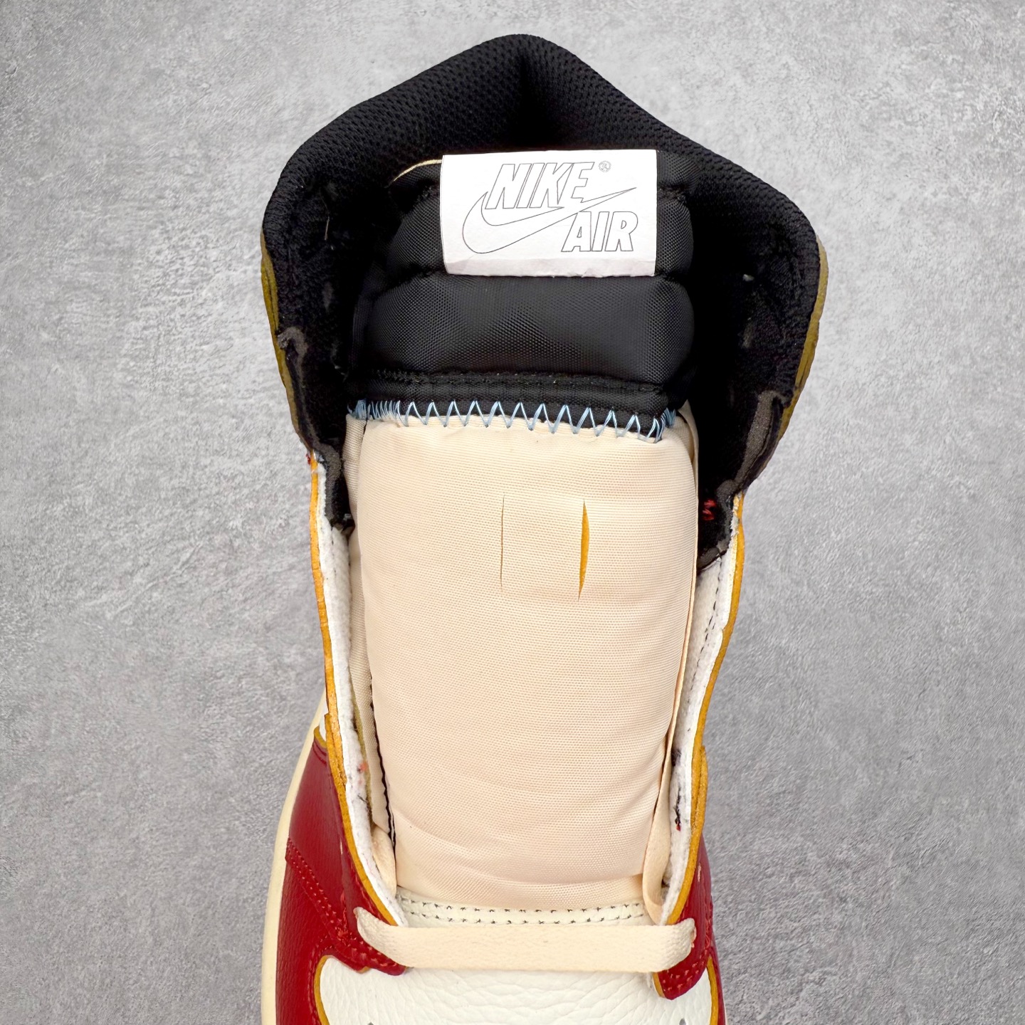 图片[5]-＃TG特价福利 Air Jordan AJ1 High 高帮全系列 性价比批次 原盒原配 大厂出品 原厂楦头纸板数据开发 鞋型公整不松垮 采购头层皮料冲裁 高整洁度 上脚原汁原味的公司货既视感 原底独立模具 中底四线拉帮完美走线 原模大底咬花 实拍调校N版已经零色差零失真 百分百还原实物色彩所见即所得 不存在货不对板色差等低级问题 选购参考实物拍摄 不混卖不参货 只用心做好货严格选品 承诺混一赔十 尺码：36 36.5 37.5 38 38.5 39 40 40.5 41 42 42.5 43 44 44.5 45 46 47.5-选品中心