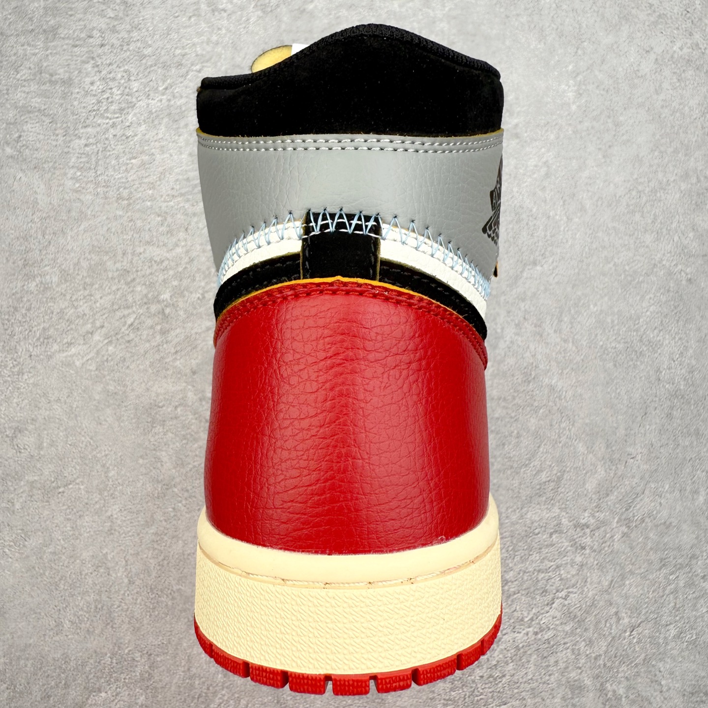 图片[8]-＃TG特价福利 Air Jordan AJ1 High 高帮全系列 性价比批次 原盒原配 大厂出品 原厂楦头纸板数据开发 鞋型公整不松垮 采购头层皮料冲裁 高整洁度 上脚原汁原味的公司货既视感 原底独立模具 中底四线拉帮完美走线 原模大底咬花 实拍调校N版已经零色差零失真 百分百还原实物色彩所见即所得 不存在货不对板色差等低级问题 选购参考实物拍摄 不混卖不参货 只用心做好货严格选品 承诺混一赔十 尺码：36 36.5 37.5 38 38.5 39 40 40.5 41 42 42.5 43 44 44.5 45 46 47.5-选品中心