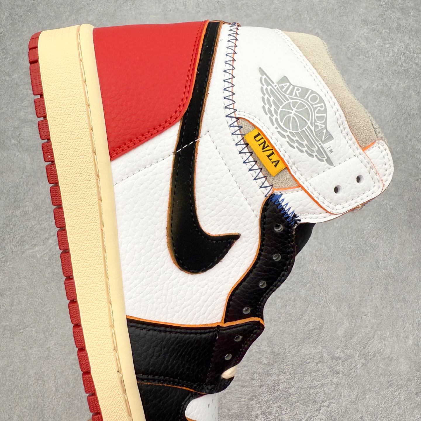图片[6]-＃TG特价福利 Air Jordan AJ1 High 高帮全系列 性价比批次 原盒原配 大厂出品 原厂楦头纸板数据开发 鞋型公整不松垮 采购头层皮料冲裁 高整洁度 上脚原汁原味的公司货既视感 原底独立模具 中底四线拉帮完美走线 原模大底咬花 实拍调校N版已经零色差零失真 百分百还原实物色彩所见即所得 不存在货不对板色差等低级问题 选购参考实物拍摄 不混卖不参货 只用心做好货严格选品 承诺混一赔十 尺码：36 36.5 37.5 38 38.5 39 40 40.5 41 42 42.5 43 44 44.5 45 46 47.5-选品中心