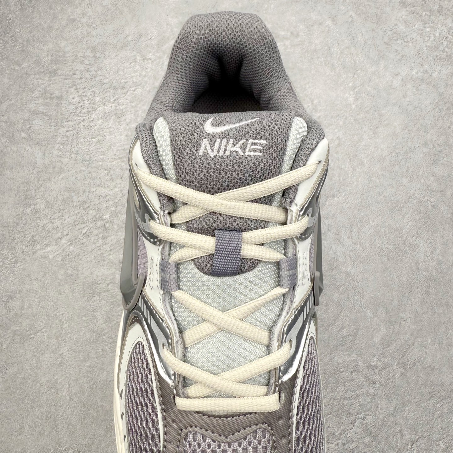 图片[5]-＃纯原福利 NK V5 RNR 舒适百搭防滑耐磨低帮跑步鞋 舒适有型适合日常穿着 该鞋款延续千禧年经典设计搭载泡绵中底 厚实而轻盈匠心细节巧搭立体耐克勾标志焕新演绎复古跑鞋 鞋款从千禧年美学汲取灵感 混搭多种材质突显层次感立体感和传统跑步风范 尺码：36 36.5 37.5 38 38.5 39 40 40.5 41 42 42.5 43 44 44.5 45-选品中心