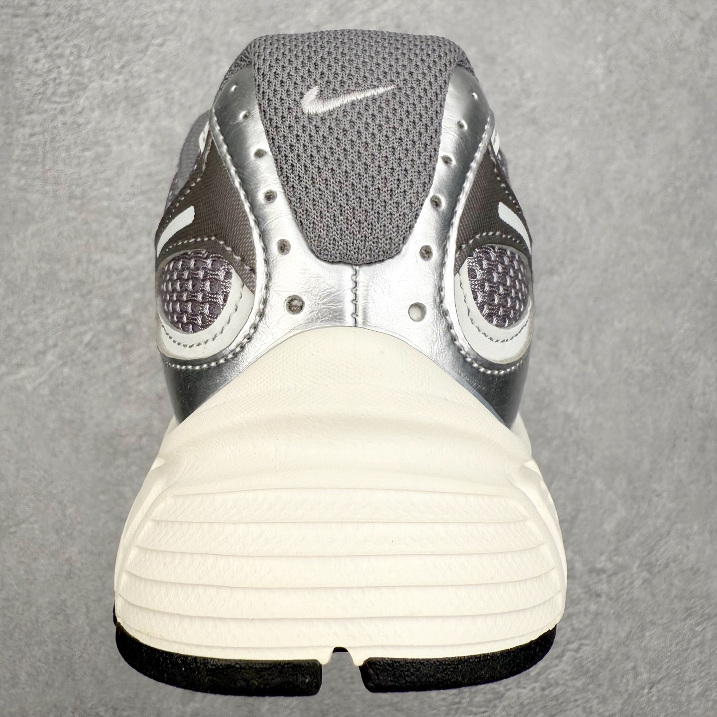 图片[8]-＃纯原福利 NK V5 RNR 舒适百搭防滑耐磨低帮跑步鞋 舒适有型适合日常穿着 该鞋款延续千禧年经典设计搭载泡绵中底 厚实而轻盈匠心细节巧搭立体耐克勾标志焕新演绎复古跑鞋 鞋款从千禧年美学汲取灵感 混搭多种材质突显层次感立体感和传统跑步风范 尺码：36 36.5 37.5 38 38.5 39 40 40.5 41 42 42.5 43 44 44.5 45-选品中心