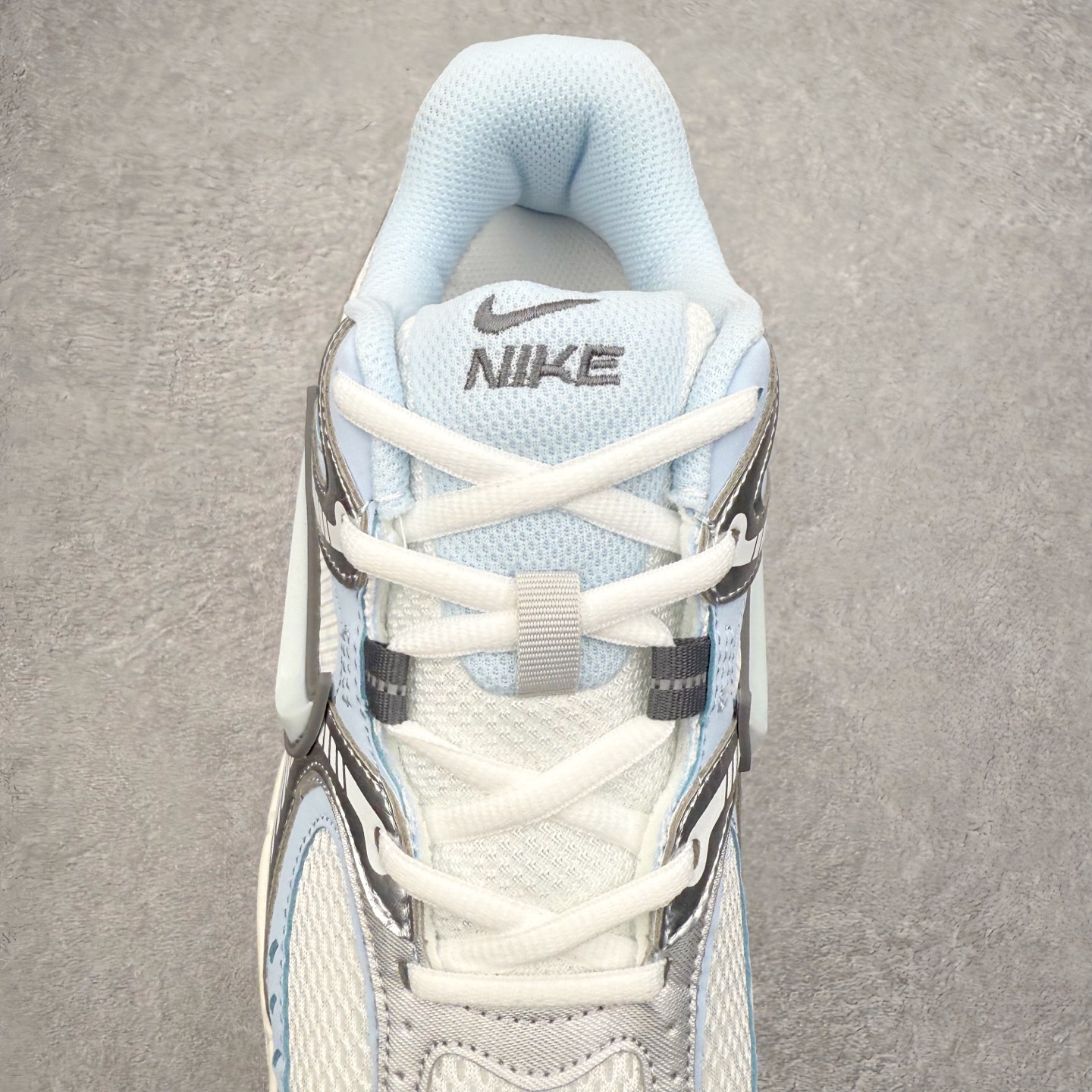 图片[5]-＃纯原福利 NK V5 RNR 舒适百搭防滑耐磨低帮跑步鞋 舒适有型适合日常穿着 该鞋款延续千禧年经典设计搭载泡绵中底 厚实而轻盈匠心细节巧搭立体耐克勾标志焕新演绎复古跑鞋 鞋款从千禧年美学汲取灵感 混搭多种材质突显层次感立体感和传统跑步风范 尺码：36 36.5 37.5 38 38.5 39 40 40.5 41 42 42.5 43 44 44.5 45-选品中心