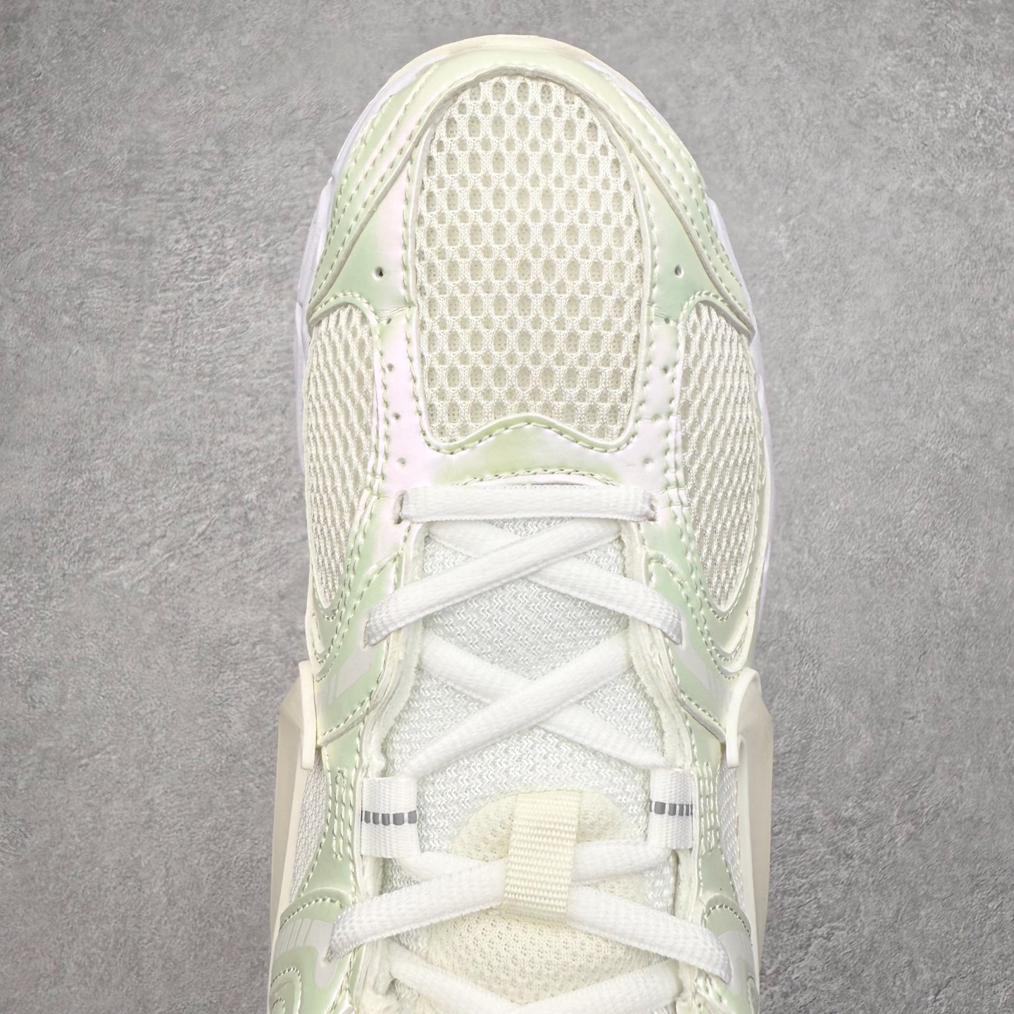 图片[4]-＃纯原福利 NK V5 RNR 舒适百搭防滑耐磨低帮跑步鞋 舒适有型适合日常穿着 该鞋款延续千禧年经典设计搭载泡绵中底 厚实而轻盈匠心细节巧搭立体耐克勾标志焕新演绎复古跑鞋 鞋款从千禧年美学汲取灵感 混搭多种材质突显层次感立体感和传统跑步风范 尺码：36 36.5 37.5 38 38.5 39 40 40.5 41 42 42.5 43 44 44.5 45-选品中心