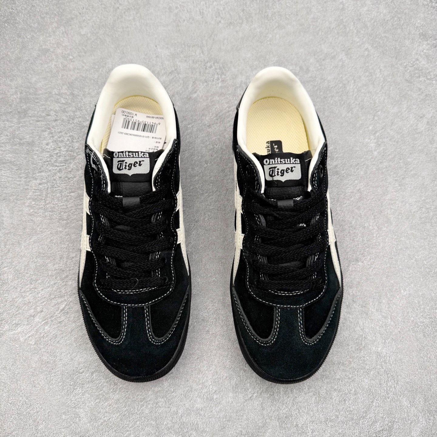 图片[2]-Onitsuka Tiger 鬼塚虎 Tokuten Chunk 复古德训厚底防滑耐磨低帮生活休闲鞋 男女同款 OnitsukaTiger鬼塚虎从运动中汲取灵感，并致力于打造融合舒适感受与创新设计的时尚品牌。品牌的设计风格既体现了对传统的致敬，同时也表达了对精致风格和现代创意的推崇。我们提供独具个性的全系列产品，打造从头到脚的整体穿搭。每件产品皆以精湛工艺匠心打造，细节考究，品质出众。时尚品牌OnitsukaTiger鬼塚虎不断呈献富于现代气息的系列单品，巧妙结合经典传承与锐意创新，并融蕴时尚格调与运动风范。1949年，鬼塚喜八郎（Kihachiro Onitsuka）创立了Onitsuka有限公司，即ASICS的前身。该品牌自成立之初便以促进青少年健康为已任，一以贯之，终令OnitsukaTigerStripes成为世界知名运动品牌的代名词。如今，这一传奇仍在日本传统和现代美学的融合中延续。从历久弥新的经典造型，到别具一格的新颖风格，通过与志同道合的艺术家、文化鉴赏家合作，OnitsukaTiger鬼塚虎的每一款鞋履、服装和配饰都回荡着品牌精神。尺码：36 37 37.5 38 39 39.5 40 40.5 41.5 42 42.5 43.5 44 45-选品中心