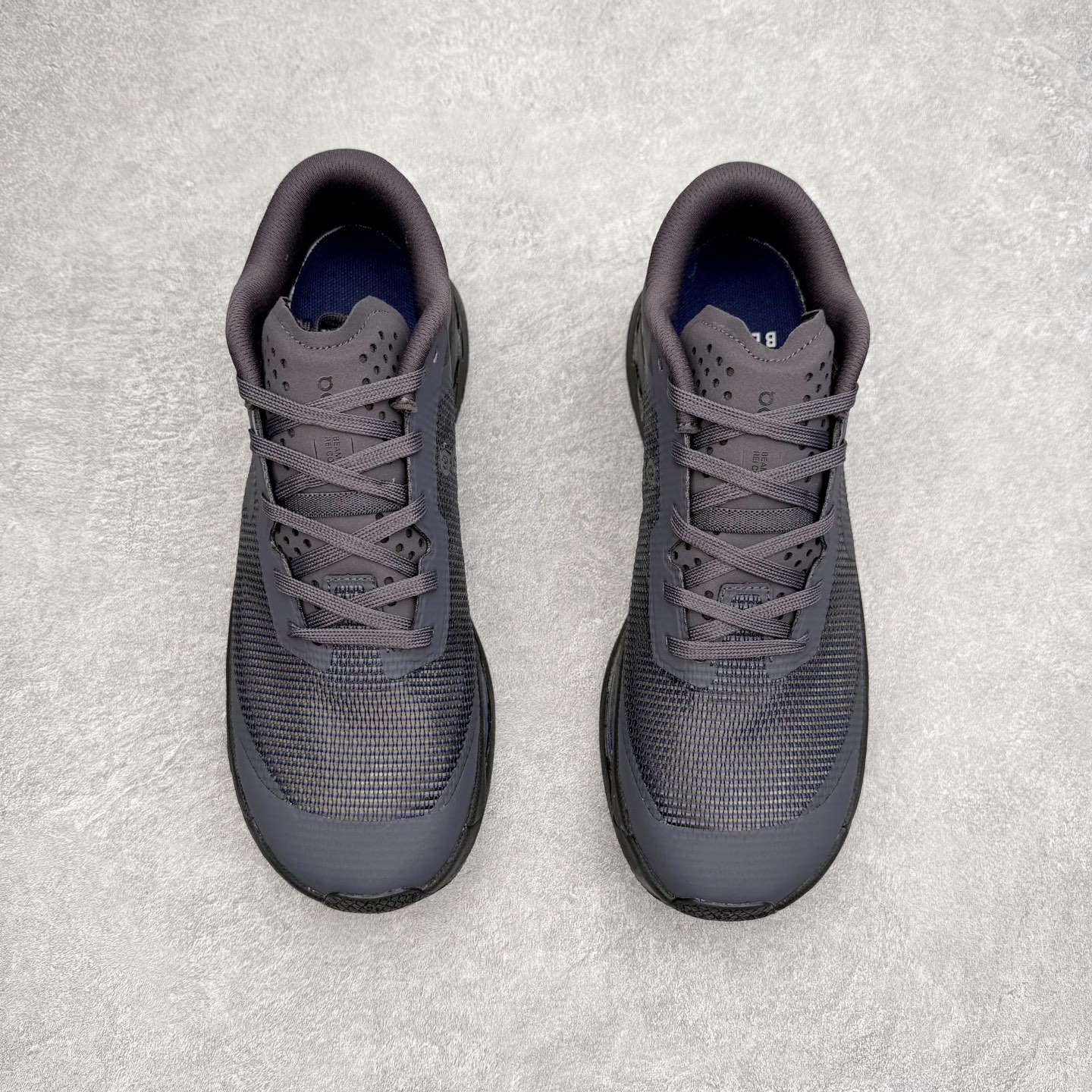 图片[2]-On昂跑 Cloudultra 3 百搭舒适透气低帮跑步鞋 此运动品牌 开创于2010年 缓震着陆、强效回弹、轻柔质感的设计构思始终是ON研制关键 与此同时基于“为全球提供革新性的跑步感受”信念 陆续推出了多款跑鞋及其以专业运动人体跑步工程学为设计关键的功能性跑步服饰设备 让跑者不费力气地畅快畅跑 尺码：36 36.5 37.5 38 38.5 39 40 40.5 41 42 42.5 43 44 44.5 45-选品中心