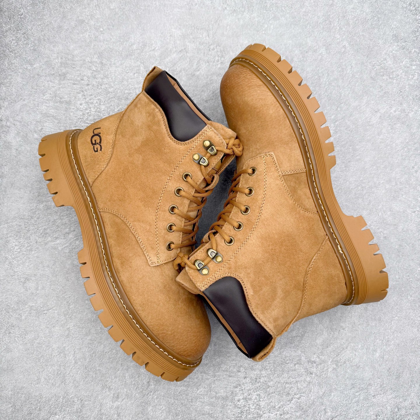 图片[3]-UGG Tasman Weather Hybrid 塔斯曼混合系列轻量休闲鞋 美国UGG秋冬新品（毛绒一体内里🔥保暖锁热）秋冬必备 户外男士高帮休闲马丁靴雪地靴系列 广东大厂品质 秋冬新款 时尚潮流搭配 面料釆用意大利进口磨砂牛皮 全鞋真牛皮材料 大底到五金都是代工厂原材料制作 好货不杀猪 首单质量严格把控 全套官网统一包装 今年冬季防寒户外专用产品 日常随意搭配 型男必备‼尺码：38-44-选品中心