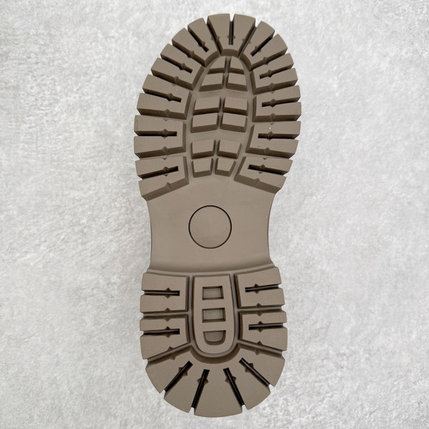 图片[9]-UGG Tasman Weather Hybrid 塔斯曼混合系列轻量休闲鞋 美国UGG秋冬新品（毛绒一体内里🔥保暖锁热）秋冬必备 户外男士高帮休闲马丁靴雪地靴系列 广东大厂品质 秋冬新款 时尚潮流搭配 面料釆用意大利进口磨砂牛皮 全鞋真牛皮材料 大底到五金都是代工厂原材料制作 好货不杀猪 首单质量严格把控 全套官网统一包装 今年冬季防寒户外专用产品 日常随意搭配 型男必备‼尺码：38-44-选品中心