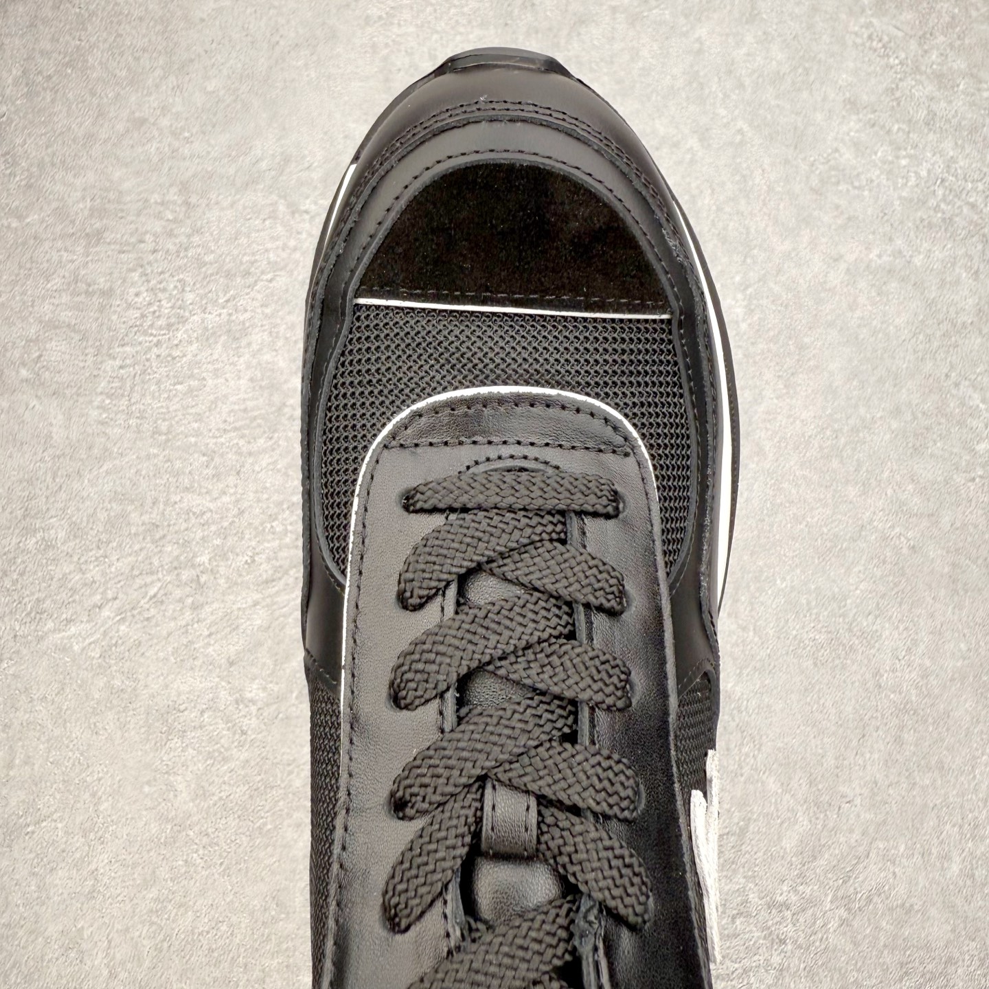 图片[4]-CHANEL香奈儿25K 高跟运动鞋 全套官方统一礼盒顶级包装‼️ 拼色熊猫鞋必备爆款超级耐看，粗跟稳步增高 跟高4公分 秒变大长腿🦵 #运动休闲鞋 #老爹鞋 #厚底休闲鞋 #小香 #情侣老爹鞋 #休闲鞋穿搭 #香奈儿鞋 #chanel鞋 #运动鞋 #熊猫鞋 采用鞋面进口拼色小牛皮 内里进口透气网 大底采用TPU耐磨 颜色：黑色 白色 尺码：35 36 37 38 39 40-选品中心