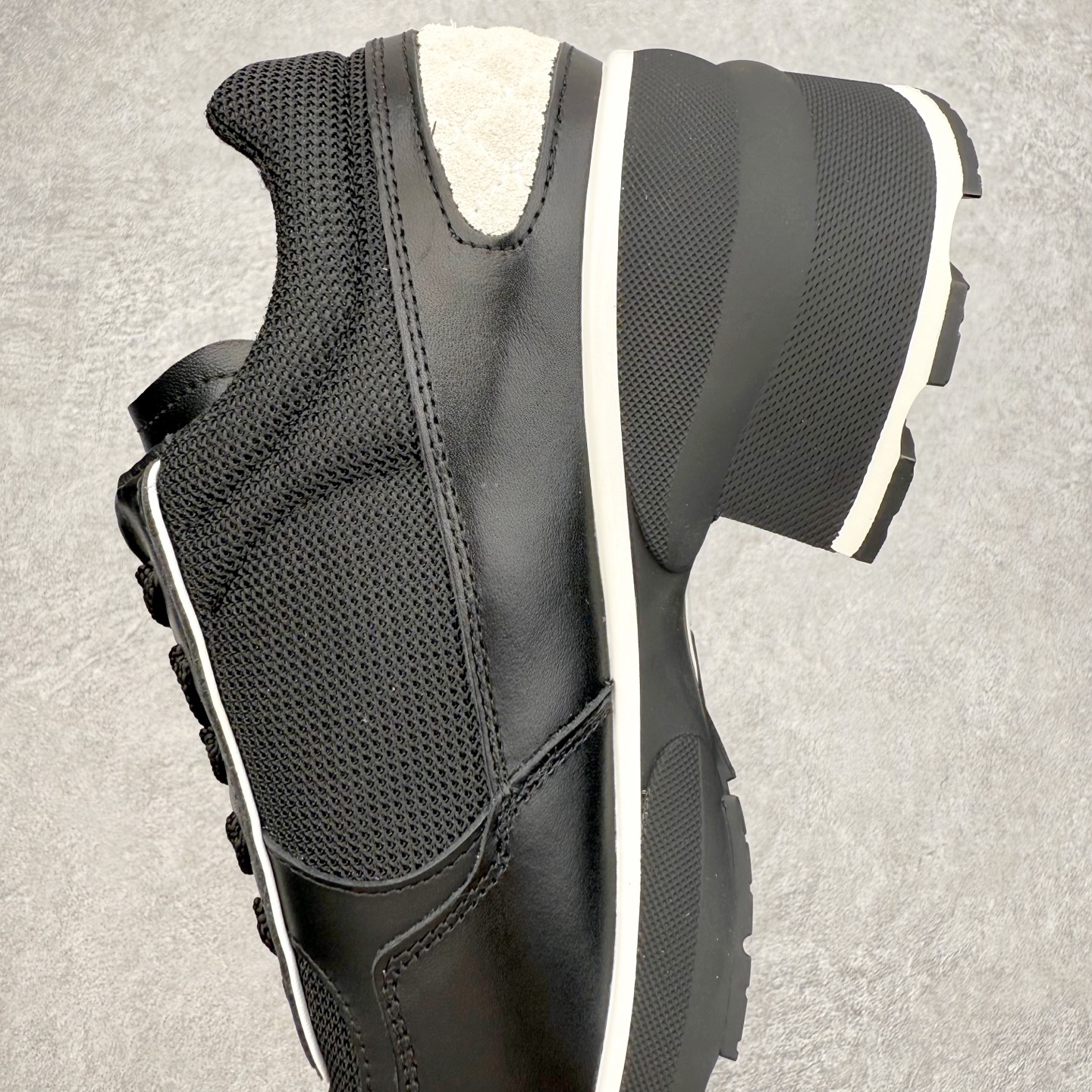 图片[7]-CHANEL香奈儿25K 高跟运动鞋 全套官方统一礼盒顶级包装‼️ 拼色熊猫鞋必备爆款超级耐看，粗跟稳步增高 跟高4公分 秒变大长腿🦵 #运动休闲鞋 #老爹鞋 #厚底休闲鞋 #小香 #情侣老爹鞋 #休闲鞋穿搭 #香奈儿鞋 #chanel鞋 #运动鞋 #熊猫鞋 采用鞋面进口拼色小牛皮 内里进口透气网 大底采用TPU耐磨 颜色：黑色 白色 尺码：35 36 37 38 39 40-选品中心