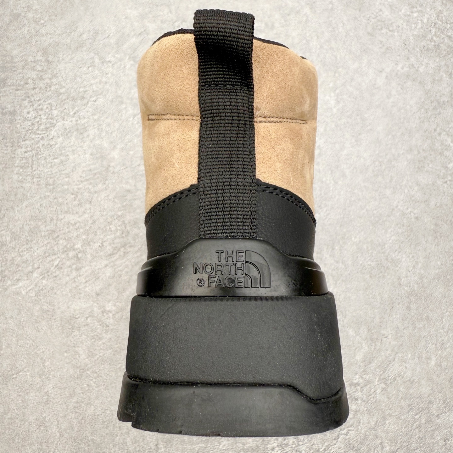 图片[8]-The North Face 北面 户外运动休闲登山鞋越野徒步鞋 大厂品质 面料采用进口牛皮 鞋底采用Vibram黄金大底 专门为鞋底设计的橡胶以出色的耐磨性 良好的防滑性或得不少户外运动爱好者的喜欢 专业户外登山品牌（北面）The North Face自1966年创立，由两位热爱登山徒步的年轻登山者于美西旧金山开创，不断透过研发与创新，并且将最先进的技术结合在服装与鞋款设计，生产多种外型帅气且专业能力非常强的户外运动装备而备受欢迎。 尺码：36-45-选品中心