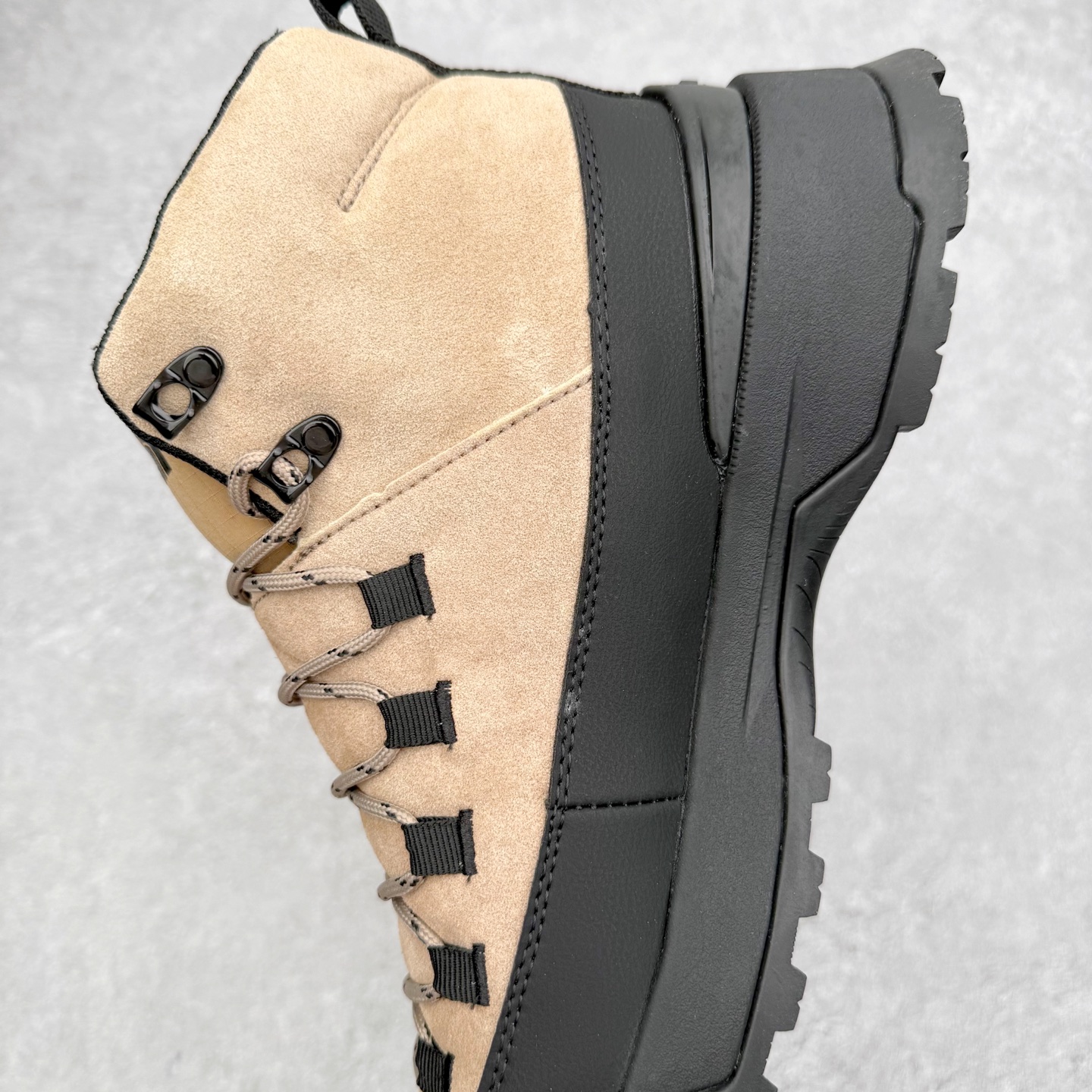 图片[7]-The North Face 北面 户外运动休闲登山鞋越野徒步鞋 大厂品质 面料采用进口牛皮 鞋底采用Vibram黄金大底 专门为鞋底设计的橡胶以出色的耐磨性 良好的防滑性或得不少户外运动爱好者的喜欢 专业户外登山品牌（北面）The North Face自1966年创立，由两位热爱登山徒步的年轻登山者于美西旧金山开创，不断透过研发与创新，并且将最先进的技术结合在服装与鞋款设计，生产多种外型帅气且专业能力非常强的户外运动装备而备受欢迎。 尺码：36-45-选品中心