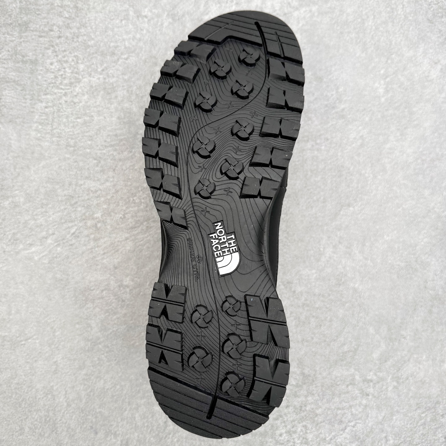 图片[9]-The North Face 北面 户外运动休闲登山鞋越野徒步鞋 大厂品质 面料采用进口牛皮 鞋底采用Vibram黄金大底 专门为鞋底设计的橡胶以出色的耐磨性 良好的防滑性或得不少户外运动爱好者的喜欢 专业户外登山品牌（北面）The North Face自1966年创立，由两位热爱登山徒步的年轻登山者于美西旧金山开创，不断透过研发与创新，并且将最先进的技术结合在服装与鞋款设计，生产多种外型帅气且专业能力非常强的户外运动装备而备受欢迎。 尺码：36-45-选品中心