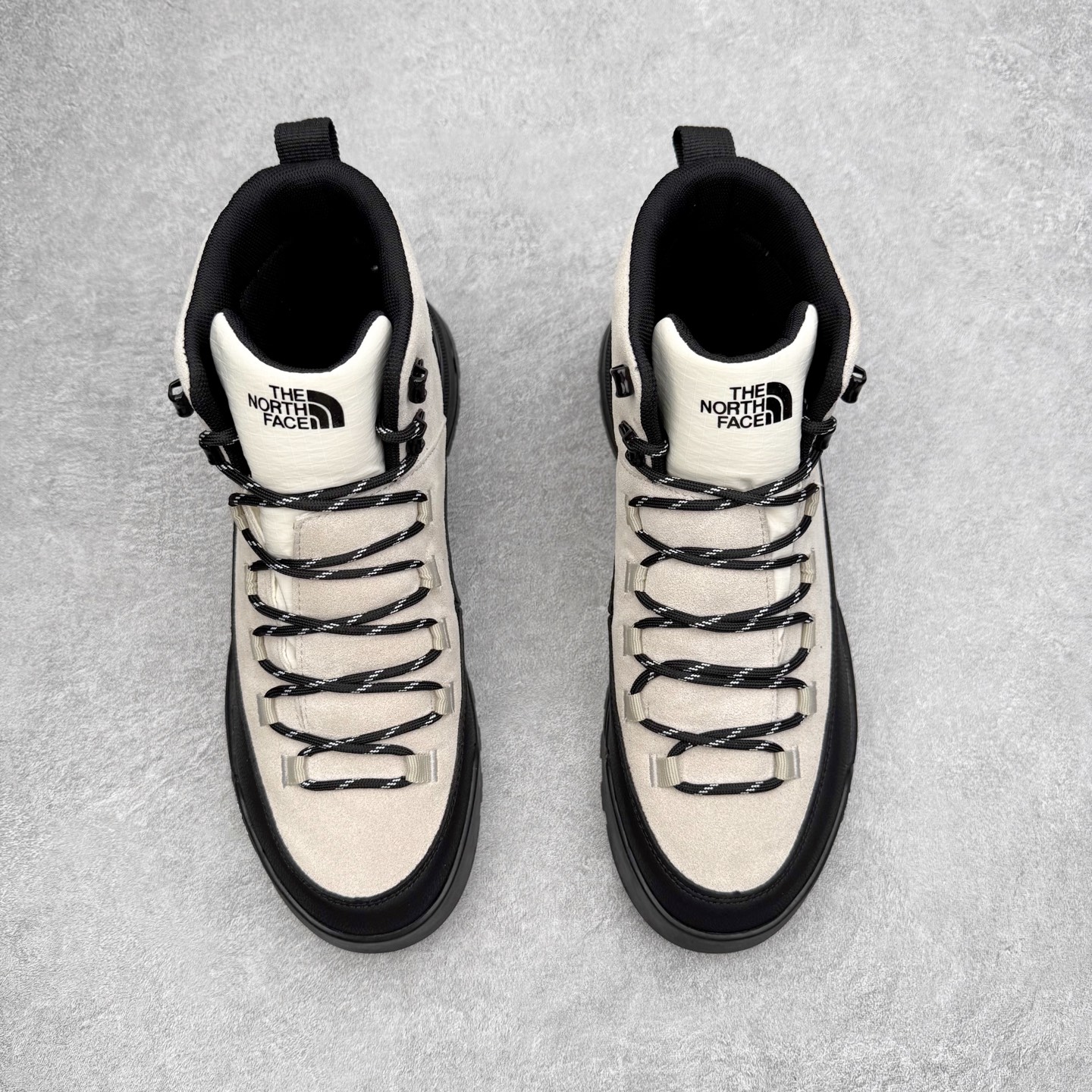 图片[2]-The North Face 北面 户外运动休闲登山鞋越野徒步鞋 大厂品质 面料采用进口牛皮 鞋底采用Vibram黄金大底 专门为鞋底设计的橡胶以出色的耐磨性 良好的防滑性或得不少户外运动爱好者的喜欢 专业户外登山品牌（北面）The North Face自1966年创立，由两位热爱登山徒步的年轻登山者于美西旧金山开创，不断透过研发与创新，并且将最先进的技术结合在服装与鞋款设计，生产多种外型帅气且专业能力非常强的户外运动装备而备受欢迎。 尺码：36-45-选品中心