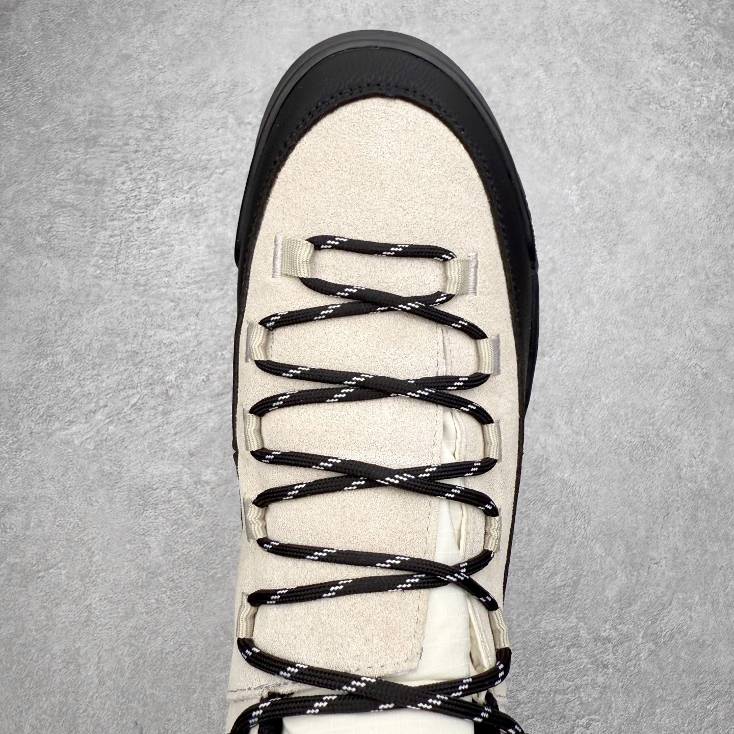 图片[4]-The North Face 北面 户外运动休闲登山鞋越野徒步鞋 大厂品质 面料采用进口牛皮 鞋底采用Vibram黄金大底 专门为鞋底设计的橡胶以出色的耐磨性 良好的防滑性或得不少户外运动爱好者的喜欢 专业户外登山品牌（北面）The North Face自1966年创立，由两位热爱登山徒步的年轻登山者于美西旧金山开创，不断透过研发与创新，并且将最先进的技术结合在服装与鞋款设计，生产多种外型帅气且专业能力非常强的户外运动装备而备受欢迎。 尺码：36-45-选品中心