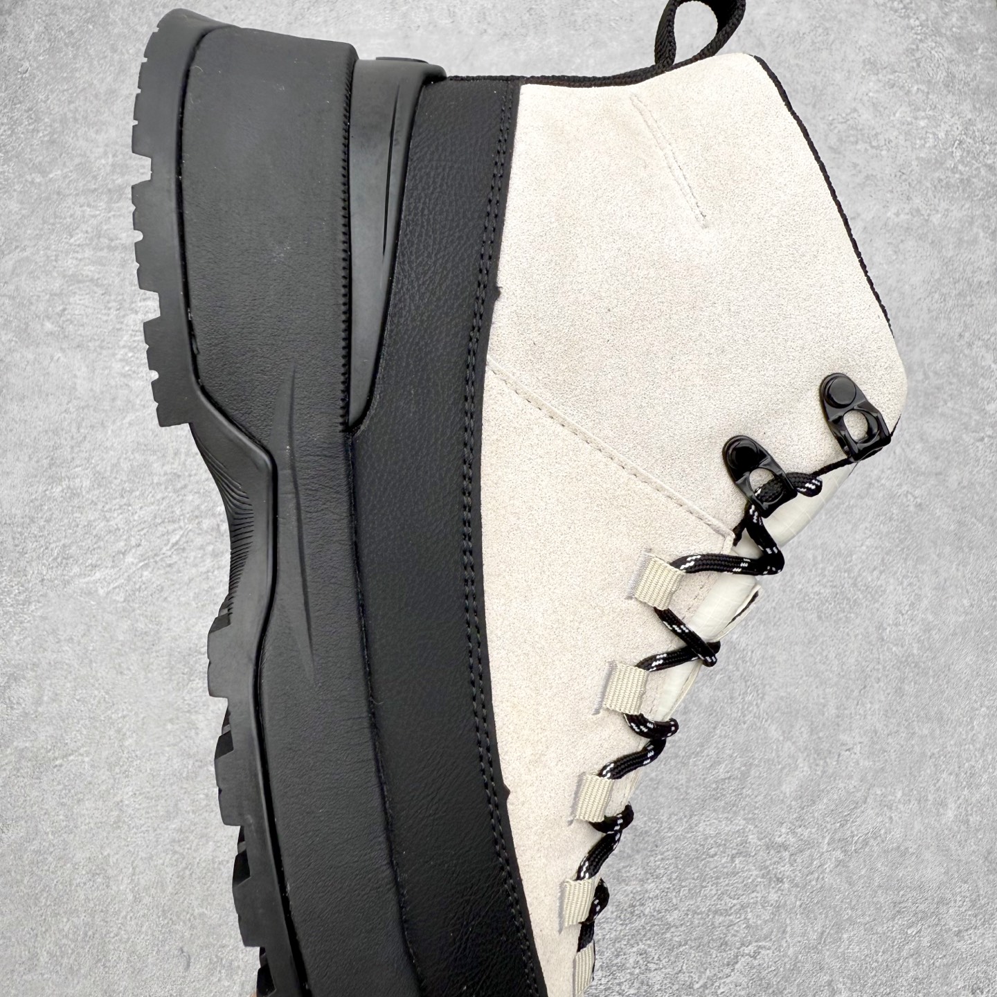 图片[6]-The North Face 北面 户外运动休闲登山鞋越野徒步鞋 大厂品质 面料采用进口牛皮 鞋底采用Vibram黄金大底 专门为鞋底设计的橡胶以出色的耐磨性 良好的防滑性或得不少户外运动爱好者的喜欢 专业户外登山品牌（北面）The North Face自1966年创立，由两位热爱登山徒步的年轻登山者于美西旧金山开创，不断透过研发与创新，并且将最先进的技术结合在服装与鞋款设计，生产多种外型帅气且专业能力非常强的户外运动装备而备受欢迎。 尺码：36-45-选品中心