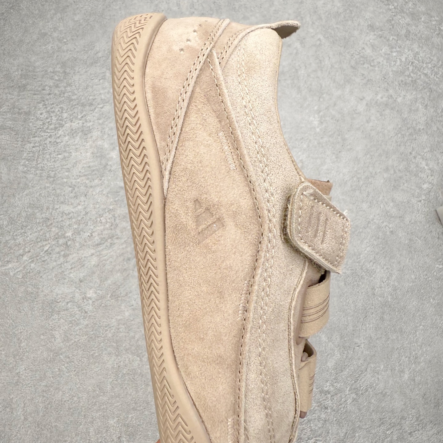 图片[6]-AD FOS URBAN REVERIE 舒适百搭 耐磨 低帮 生活休闲鞋 实拍调校N版已经零色差零失真 百分百还原实物色彩所见即所得 不存在货不对板色差等低级问题 选购参考实物拍摄 不混卖不参货 只用心做好货严格选品 承诺混一赔十 尺码：36 36.5 37.5 38 38.5 39 40 40.5 41 42 42.5 43 44 44.5 45-选品中心