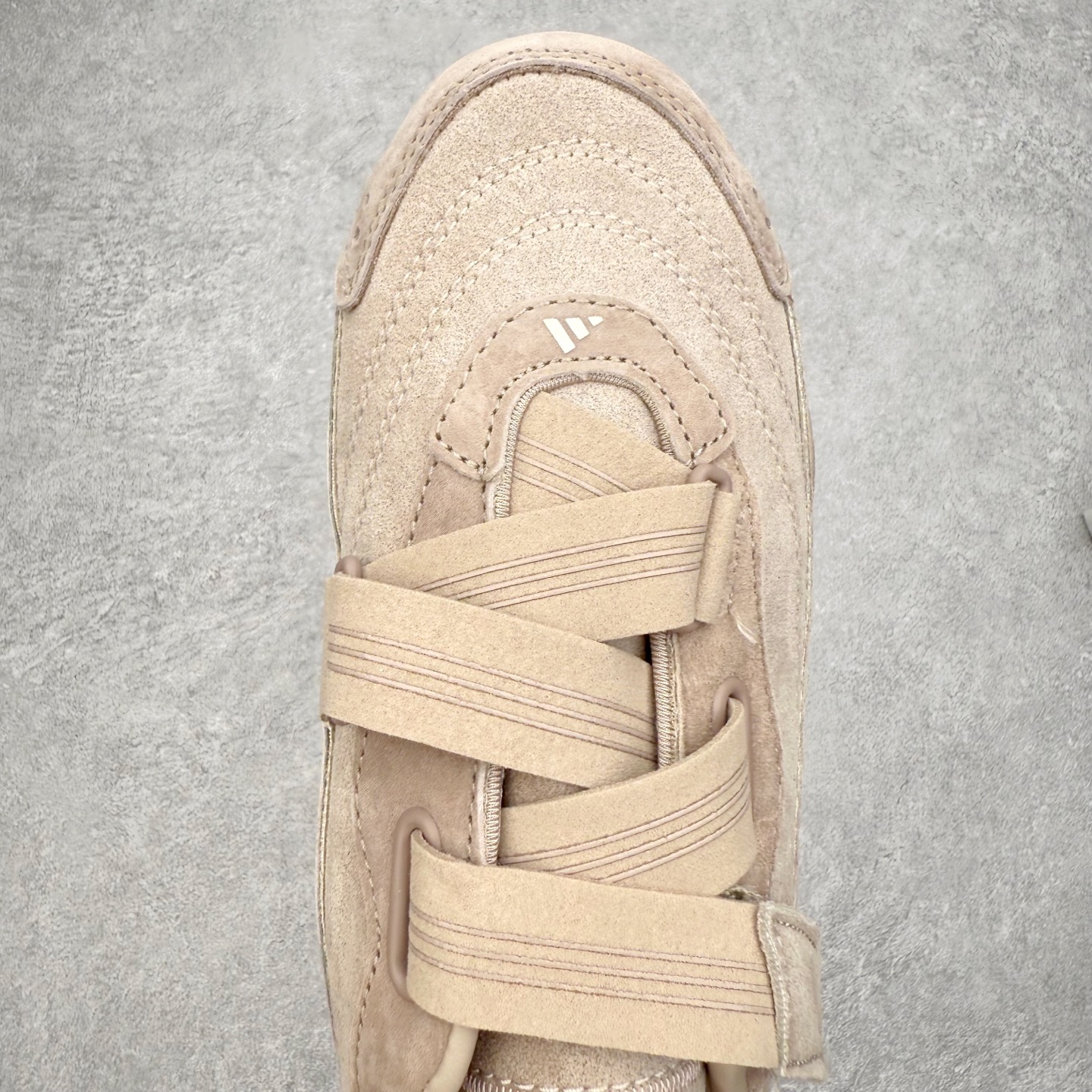 图片[4]-AD FOS URBAN REVERIE 舒适百搭 耐磨 低帮 生活休闲鞋 实拍调校N版已经零色差零失真 百分百还原实物色彩所见即所得 不存在货不对板色差等低级问题 选购参考实物拍摄 不混卖不参货 只用心做好货严格选品 承诺混一赔十 尺码：36 36.5 37.5 38 38.5 39 40 40.5 41 42 42.5 43 44 44.5 45-选品中心