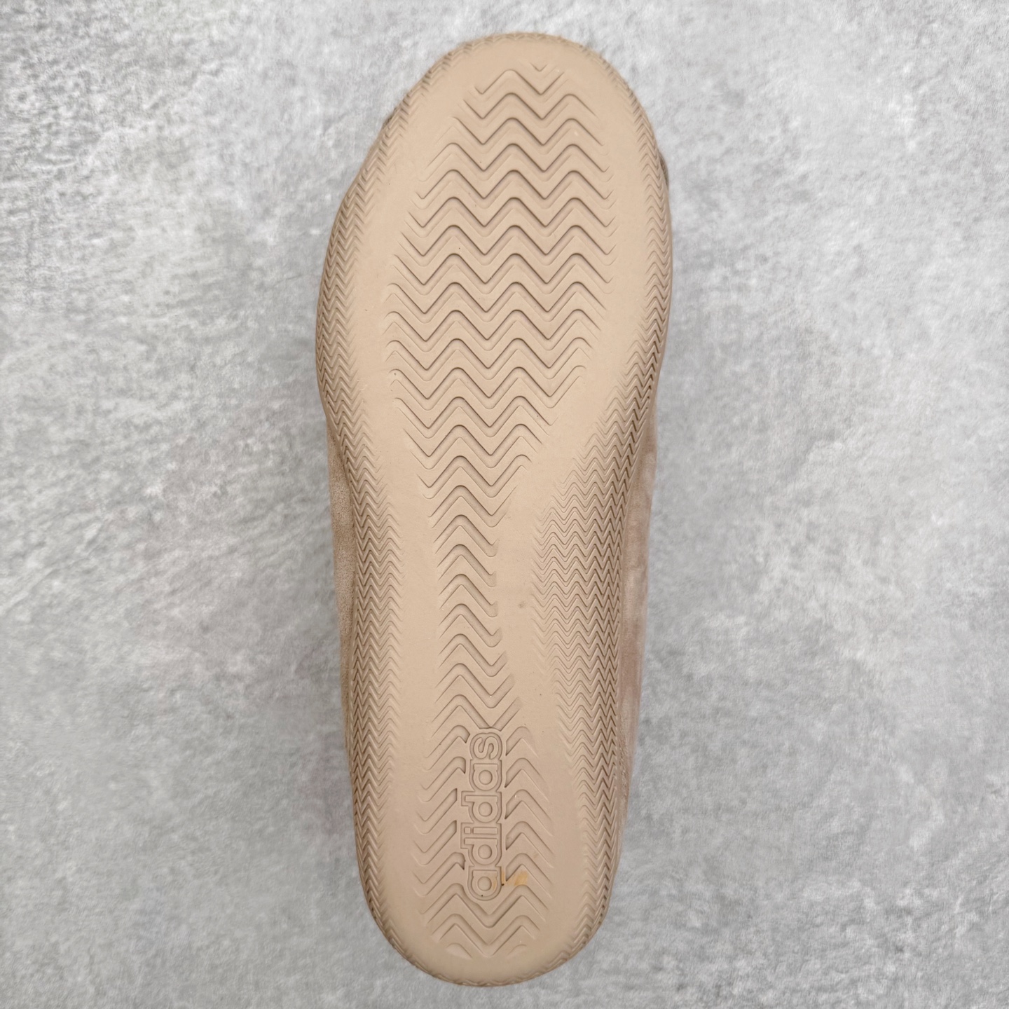 图片[9]-AD FOS URBAN REVERIE 舒适百搭 耐磨 低帮 生活休闲鞋 实拍调校N版已经零色差零失真 百分百还原实物色彩所见即所得 不存在货不对板色差等低级问题 选购参考实物拍摄 不混卖不参货 只用心做好货严格选品 承诺混一赔十 尺码：36 36.5 37.5 38 38.5 39 40 40.5 41 42 42.5 43 44 44.5 45-选品中心