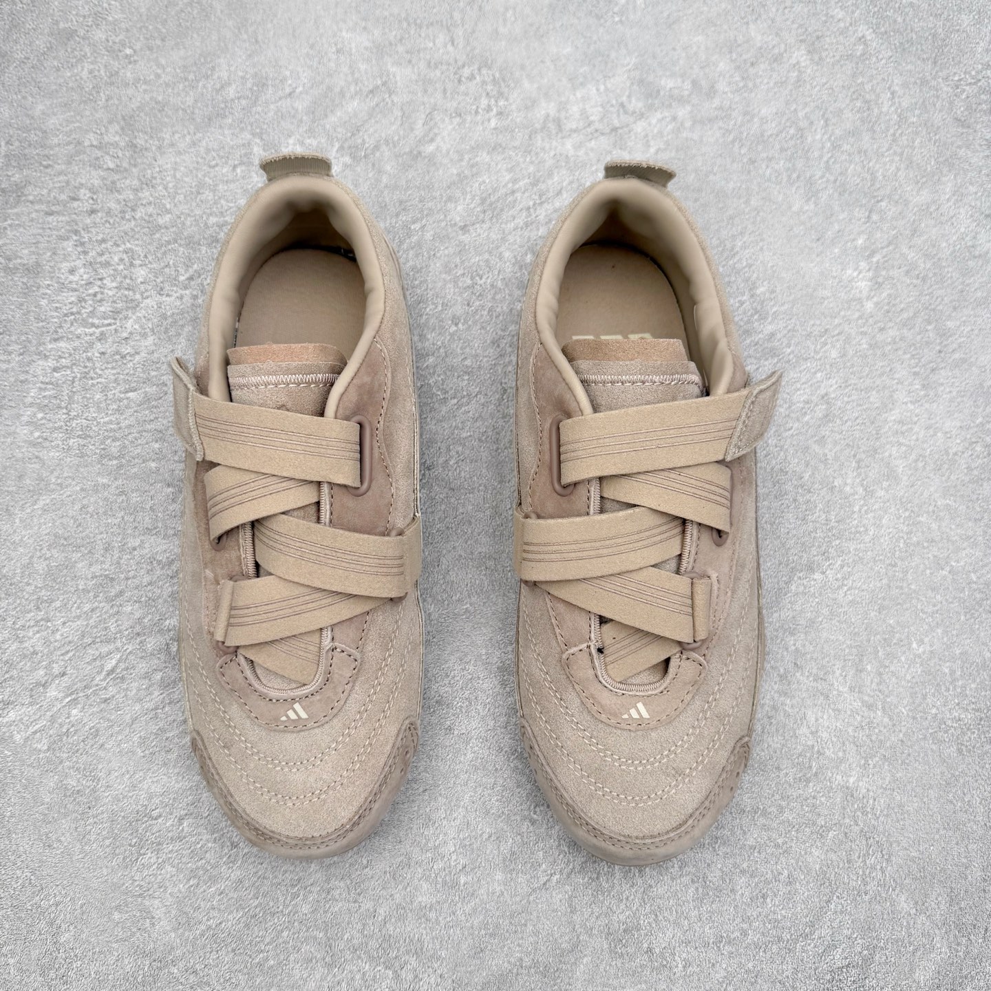 图片[2]-AD FOS URBAN REVERIE 舒适百搭 耐磨 低帮 生活休闲鞋 实拍调校N版已经零色差零失真 百分百还原实物色彩所见即所得 不存在货不对板色差等低级问题 选购参考实物拍摄 不混卖不参货 只用心做好货严格选品 承诺混一赔十 尺码：36 36.5 37.5 38 38.5 39 40 40.5 41 42 42.5 43 44 44.5 45-选品中心