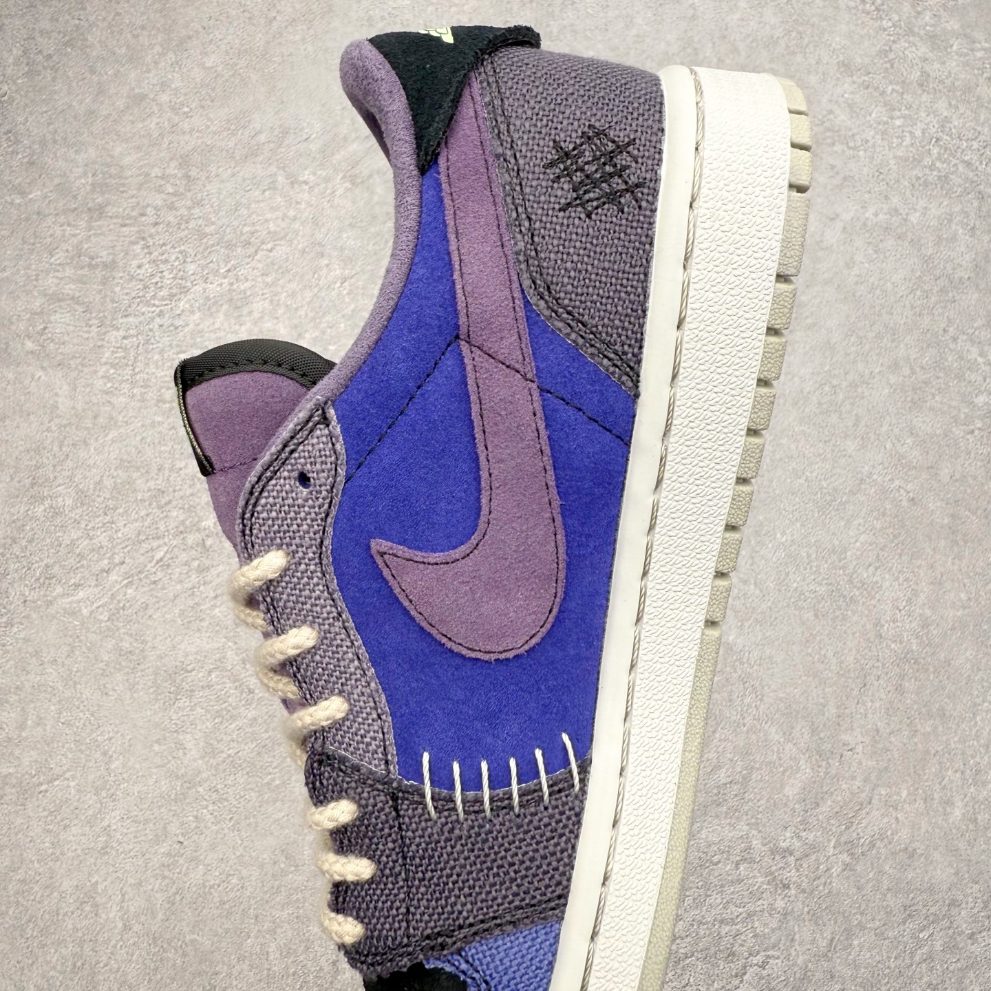 图片[7]-＃K版 Air Jordan AJ1 Low 低帮 IH2309-500 全新流水线出品 DT版本唯一平替选择 市场第二梯队最强版 全部原鞋开发 原楦原纸板开发 全鞋电脑针车 原厂内置全掌气垫 原盒内在原标 唯一Zp原版鞋带绑法 免检产品 全新2022版型 全头层皮料 完美零毛边处理 原厂配置全掌气垫 价格定位良心 几十个配色陆续出货 实拍调校N版已经零色差零失真 百分百还原实物色彩所见即所得 不存在货不对板色差等低级问题 选购参考实物拍摄 不混卖不参货 只用心做好货严格选品 承诺混一赔十 尺码：36 36.5 37.5 38 38.5 39 40 40.5 41 42 42.5 43 44 44.5 45-选品中心