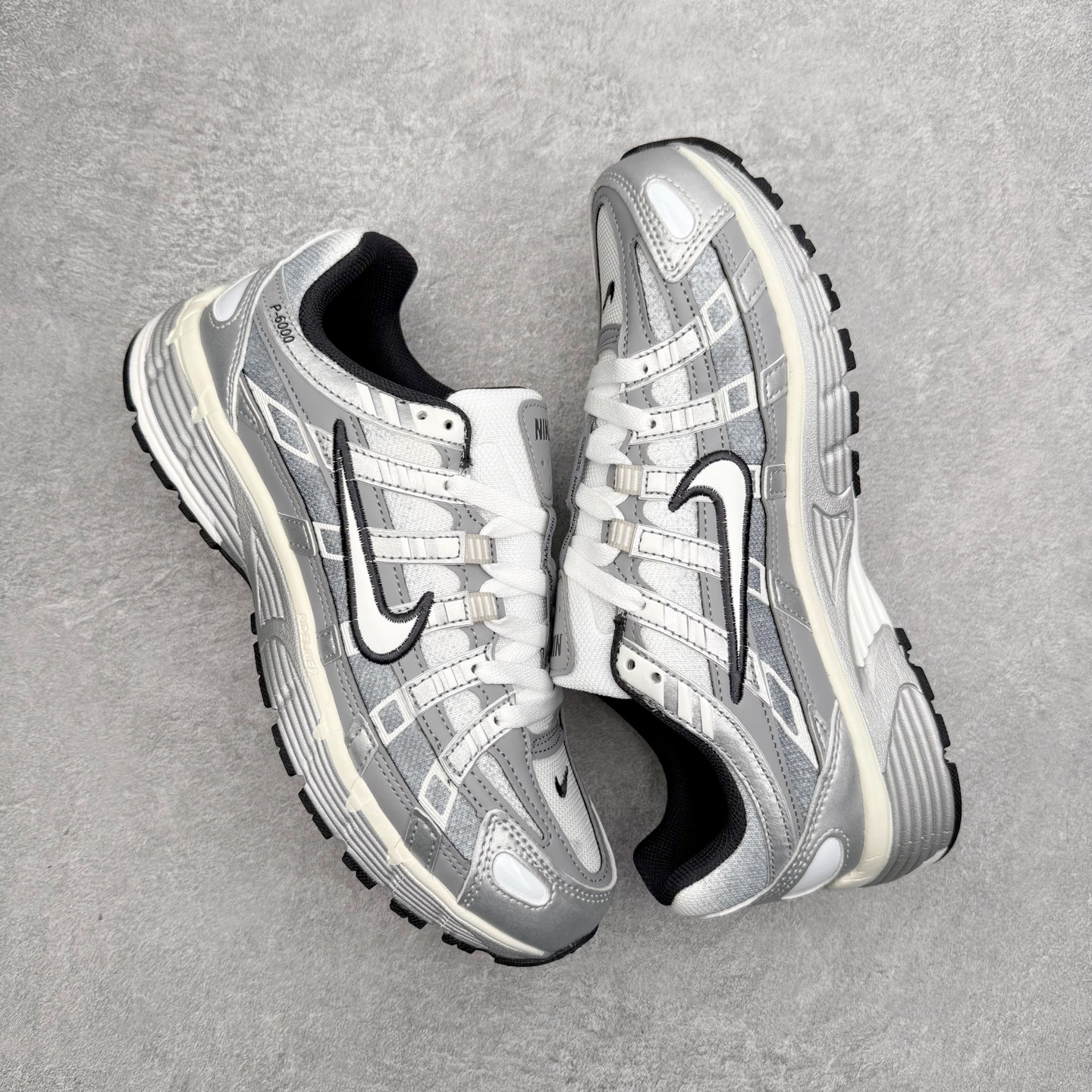 图片[3]-NK P-6000 系列低帮复古老爹风休闲运动舒适慢跑鞋 IH4465-095 融合 Pegasus 过往运动鞋设计 助力 21 世纪早期跑步运动跃升时尚新高度 采用透气网眼布、运动风格线条和耐穿覆面 兼具吸睛外观和舒适感受 中底泡绵以田径赛道为灵感 打造厚实设计 缔造出众缓震性能 尺码：36 36.5 37.5 38 38.5 39 40 40.5 41 42 42.5 43 44 44.5 45-选品中心