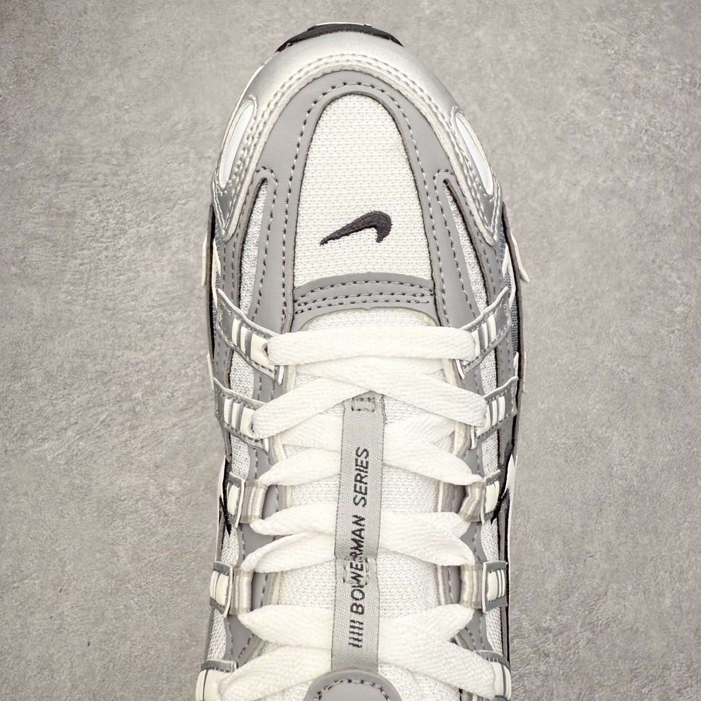 图片[4]-NK P-6000 系列低帮复古老爹风休闲运动舒适慢跑鞋 IH4465-095 融合 Pegasus 过往运动鞋设计 助力 21 世纪早期跑步运动跃升时尚新高度 采用透气网眼布、运动风格线条和耐穿覆面 兼具吸睛外观和舒适感受 中底泡绵以田径赛道为灵感 打造厚实设计 缔造出众缓震性能 尺码：36 36.5 37.5 38 38.5 39 40 40.5 41 42 42.5 43 44 44.5 45-选品中心