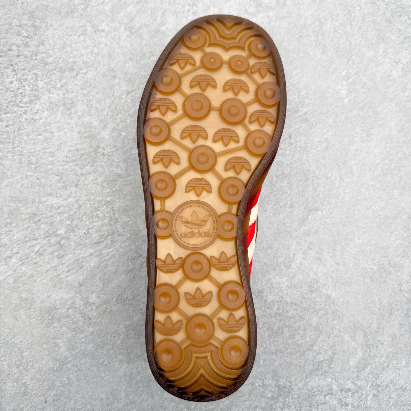 图片[9]-AD Gazelle Indoor Trainers 羚羊内训系列低帮复古百搭休闲运动德训风板鞋 JS1411 90年代经典的复刻版！自60年代以足球训练鞋面世以来,Gazelle就以其经典设计席卷全球。1991年版本的复刻,再造经典Gazelle。采用皮革打造,搭配浊色细节,让这款经典更加简约。尺码：36 36⅔ 37⅓ 38 38⅔ 39⅓ 40 40⅔ 41⅓ 42 42⅔ 43⅓ 44⅓ 44⅔ 45-选品中心