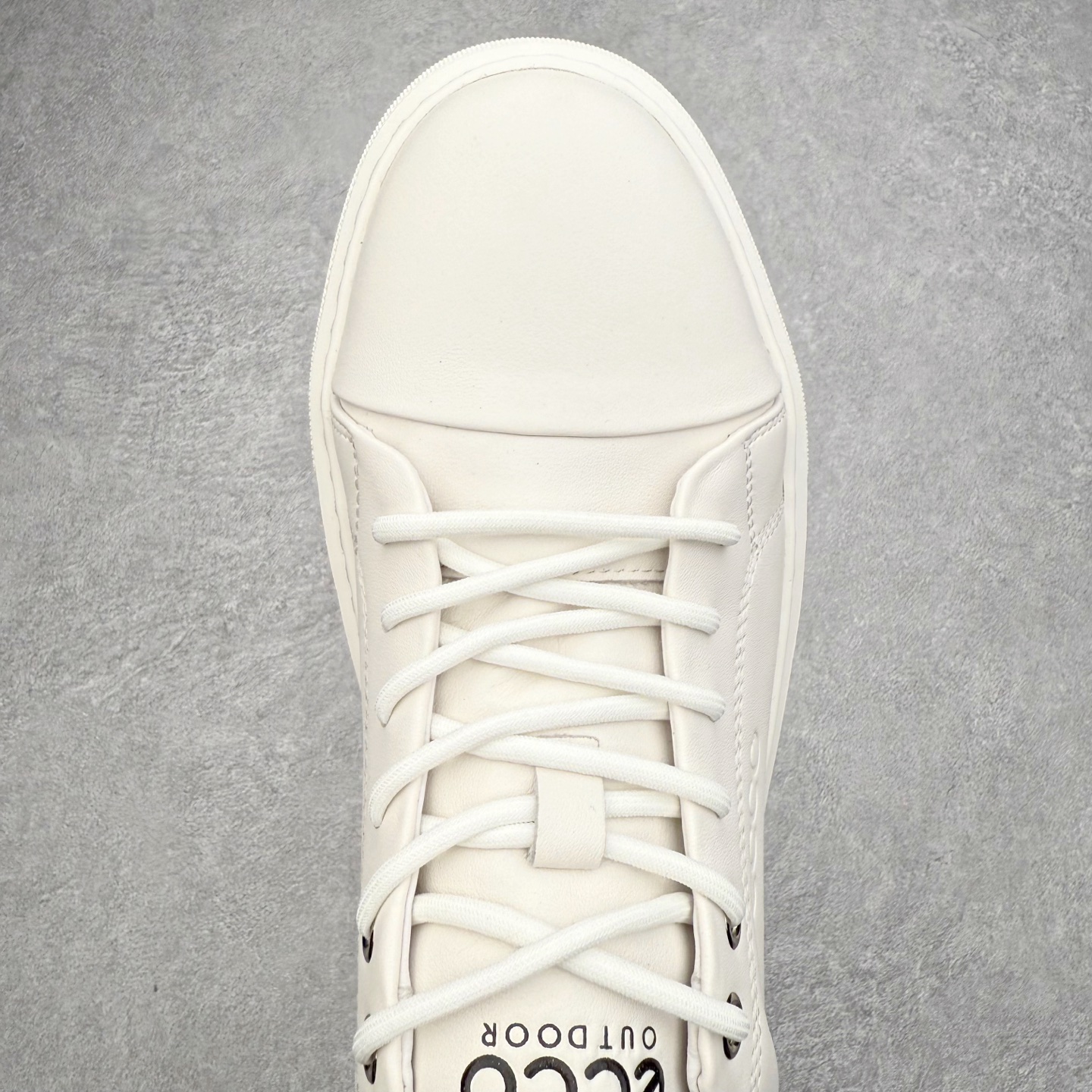 图片[4]-ECCO爱步男士休闲小白鞋 简单耐看清爽版型 百搭休闲板鞋 柔酷7号系列 鞋面采用进口小牛皮+透气头层猪皮内里 时尚个性 出街有型 简约系带设计 可自由调节松紧 鞋底采用高端顶级TPR环保科技材料 磨具贴合鞋底给你不一样的缓力性能 舒适 增强运动性 高端大气时尚不失稳重 休闲百搭 简约利落 尺码：38 39 40 41 42 43 44（皮鞋码）-选品中心