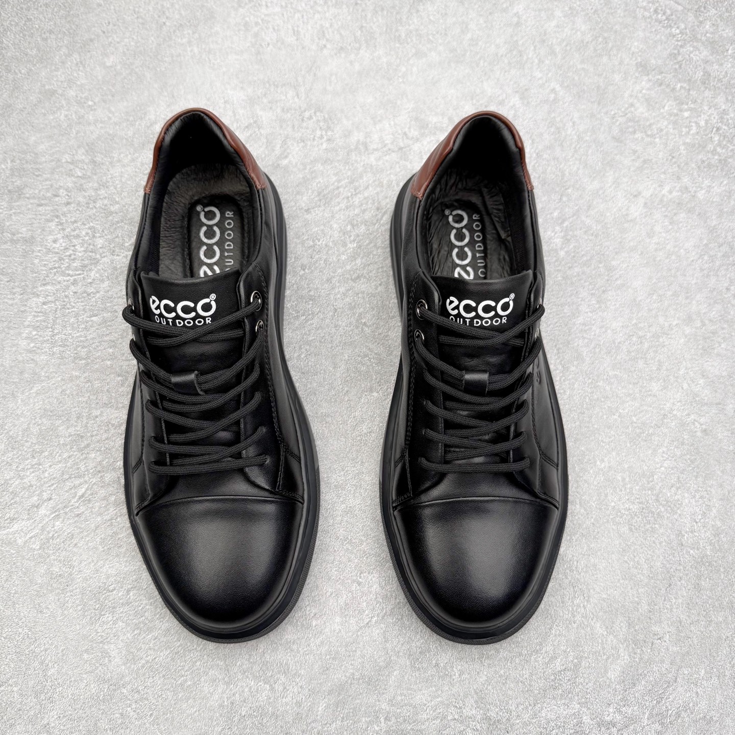图片[2]-ECCO爱步男士休闲小白鞋 简单耐看清爽版型 百搭休闲板鞋 柔酷7号系列 鞋面采用进口小牛皮+透气头层猪皮内里 时尚个性 出街有型 简约系带设计 可自由调节松紧 鞋底采用高端顶级TPR环保科技材料 磨具贴合鞋底给你不一样的缓力性能 舒适 增强运动性 高端大气时尚不失稳重 休闲百搭 简约利落 尺码：38 39 40 41 42 43 44（皮鞋码）-选品中心