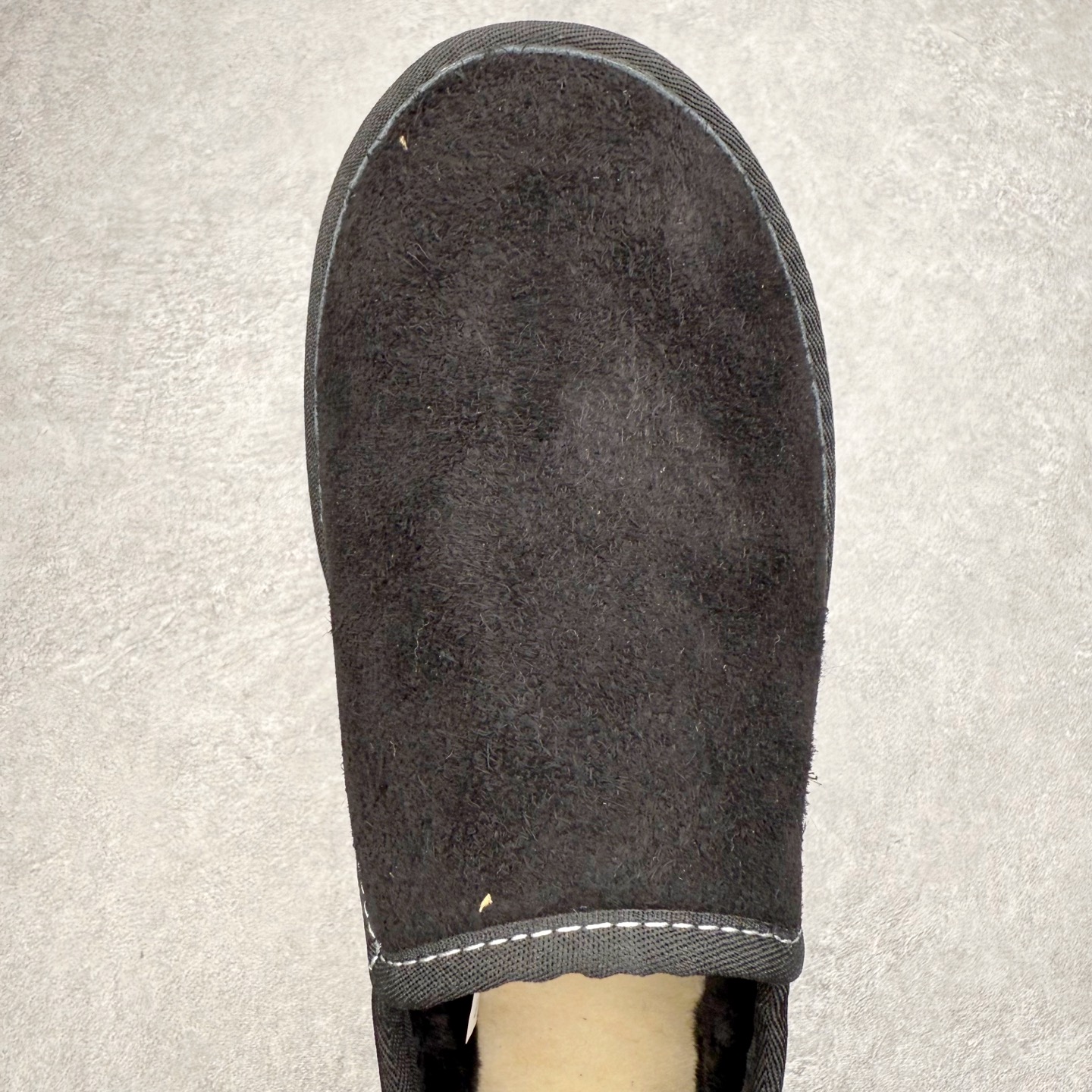 图片[4]-UGG Hayden 8354 秋冬羊皮毛一体雪地靴 全鞋采用ZP同厂 隆丰A级澳洲进口羊皮毛一体 品牌代工厂生产线 完全遵循ZP工艺流程 代工厂原厂版师 秉承无原鞋不开发选择 注重每一处细节 市面最正版型 TREADLITE\\\”轻翼\\\”科技外底 轻便/耐用/柔韧/桩型【售后郑重承诺】一个月内若出现重大脱胶/断底等质量问题 直接为您换新！尺码：35 36 37 38 39 40-选品中心