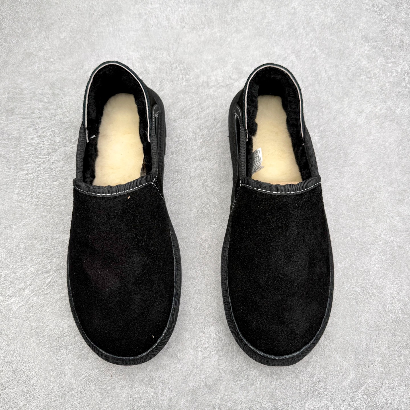 图片[2]-UGG Hayden 8354 秋冬羊皮毛一体雪地靴 全鞋采用ZP同厂 隆丰A级澳洲进口羊皮毛一体 品牌代工厂生产线 完全遵循ZP工艺流程 代工厂原厂版师 秉承无原鞋不开发选择 注重每一处细节 市面最正版型 TREADLITE\\\”轻翼\\\”科技外底 轻便/耐用/柔韧/桩型【售后郑重承诺】一个月内若出现重大脱胶/断底等质量问题 直接为您换新！尺码：35 36 37 38 39 40-选品中心