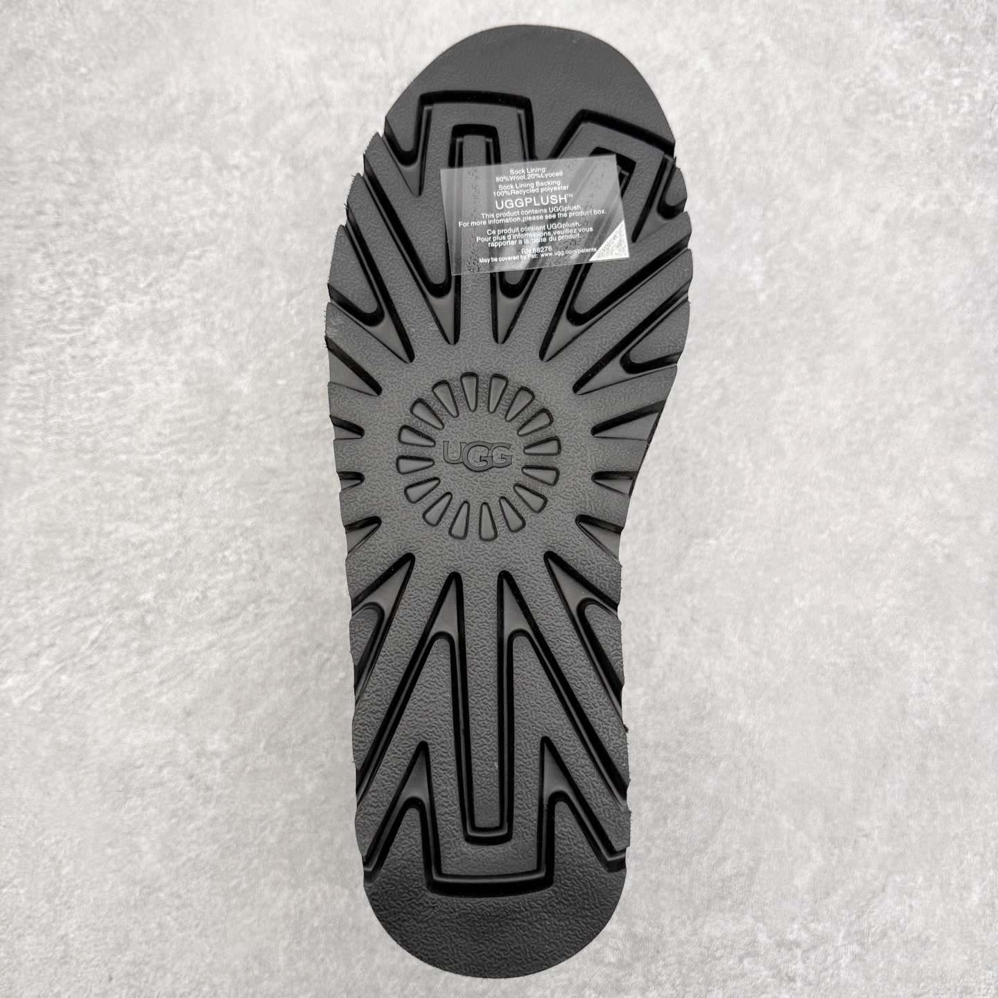 图片[9]-UGG Hayden 8354 秋冬羊皮毛一体雪地靴 全鞋采用ZP同厂 隆丰A级澳洲进口羊皮毛一体 品牌代工厂生产线 完全遵循ZP工艺流程 代工厂原厂版师 秉承无原鞋不开发选择 注重每一处细节 市面最正版型 TREADLITE\\\”轻翼\\\”科技外底 轻便/耐用/柔韧/桩型【售后郑重承诺】一个月内若出现重大脱胶/断底等质量问题 直接为您换新！尺码：35 36 37 38 39 40-选品中心